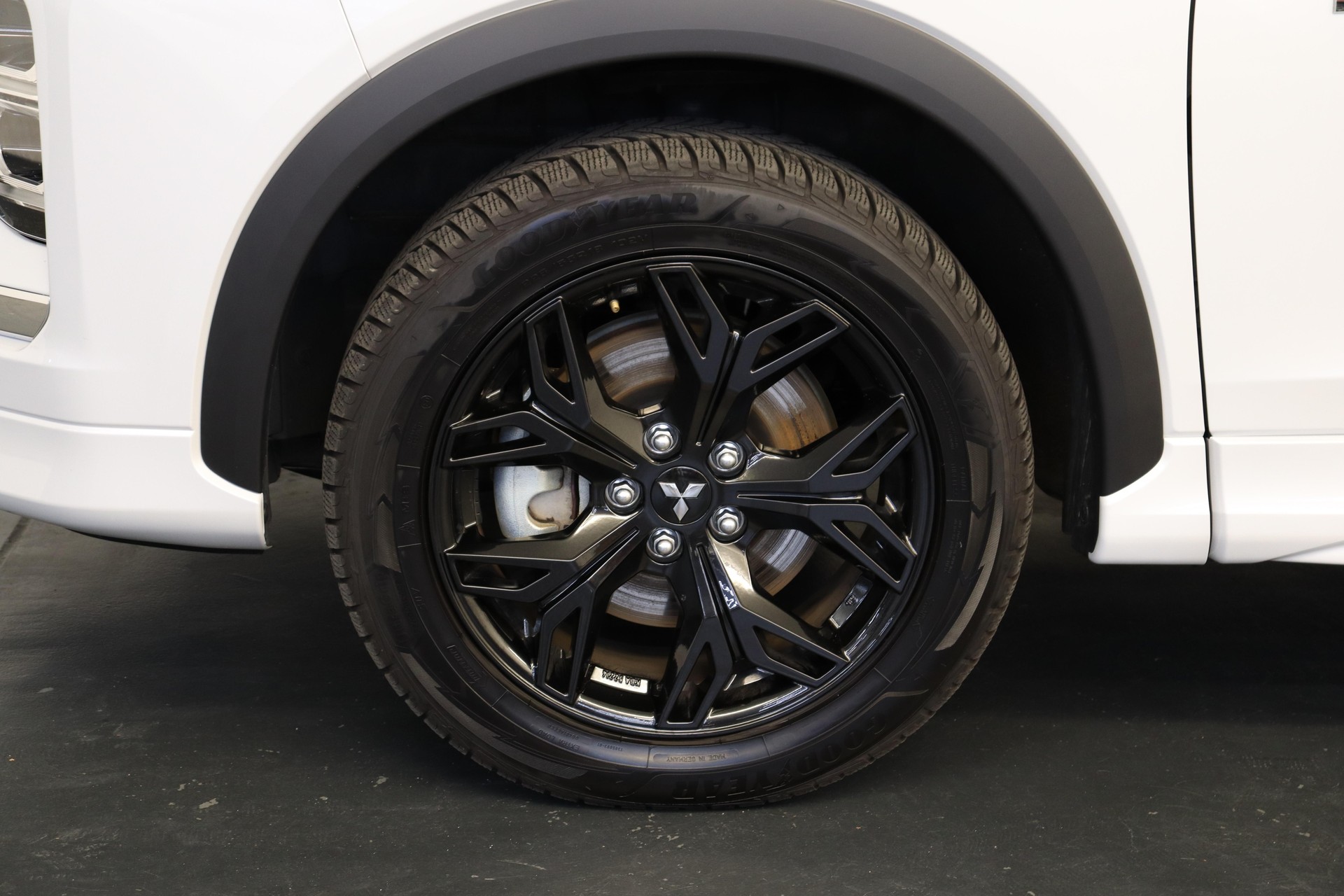 MITSUBISHI Eclipse Cross 2.4 PHEV Instyle 4x4-image-10