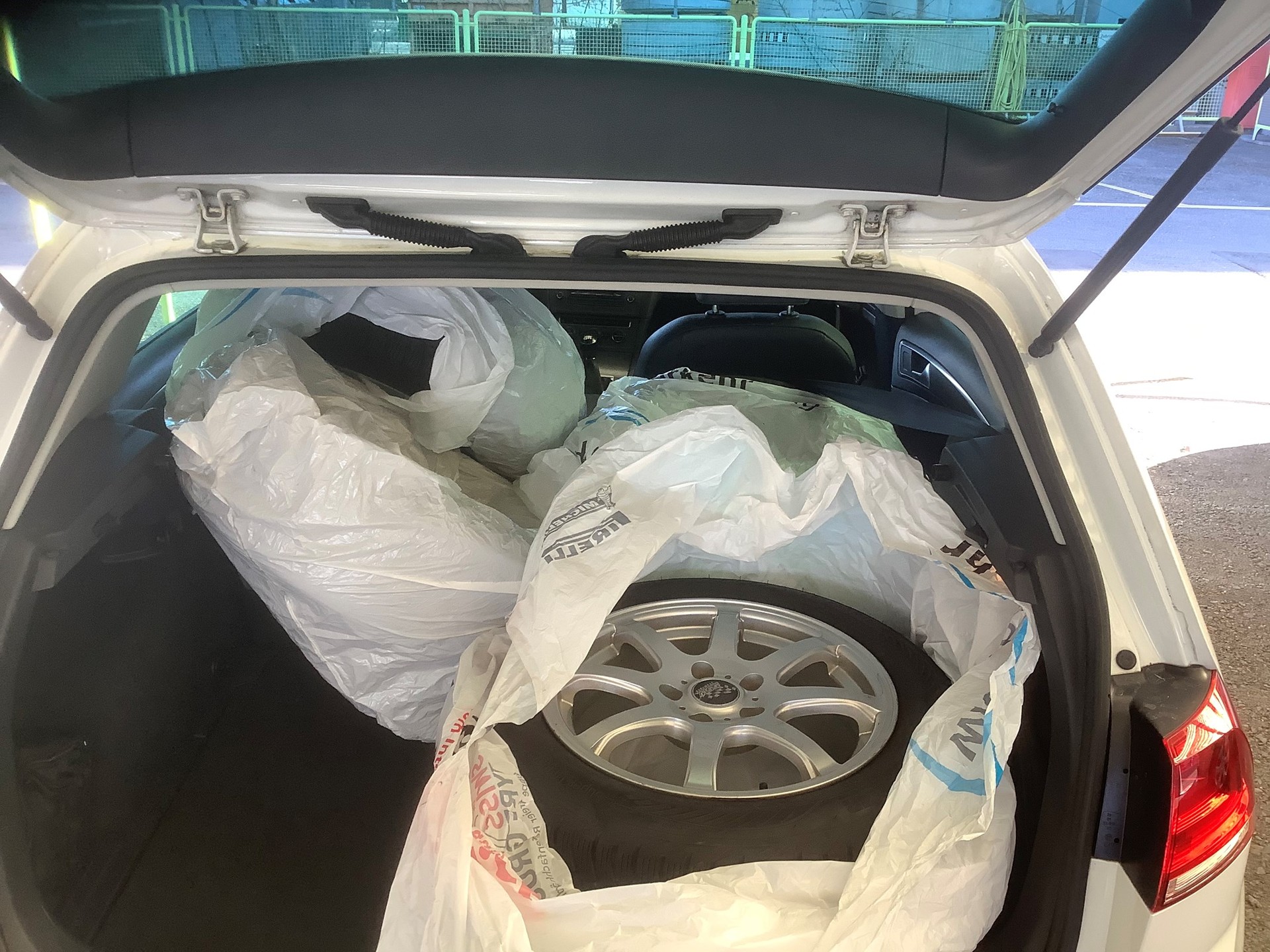 VW Golf 1.4 TSI Highline-image-11