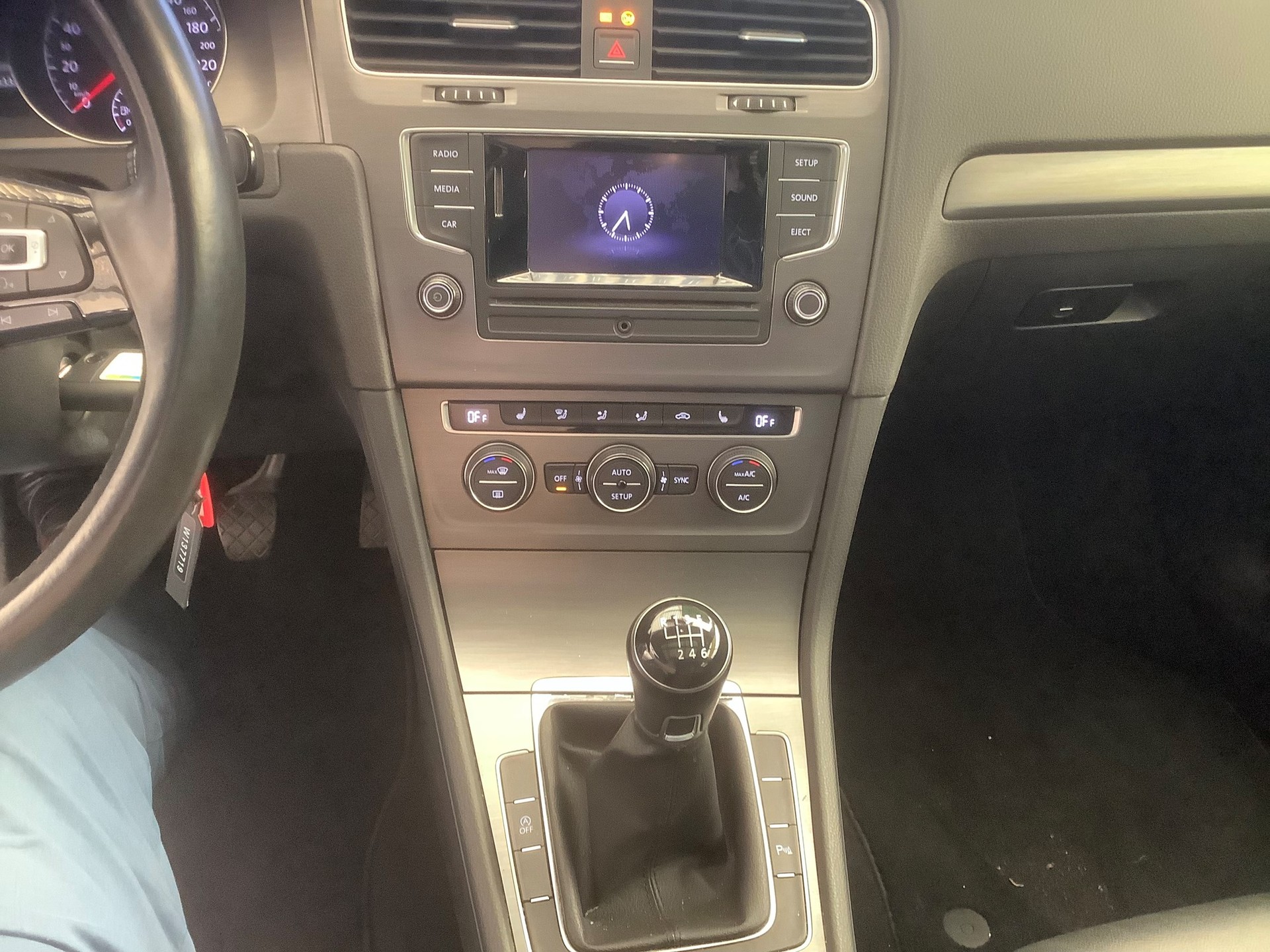 VW Golf 1.4 TSI Highline-image-14