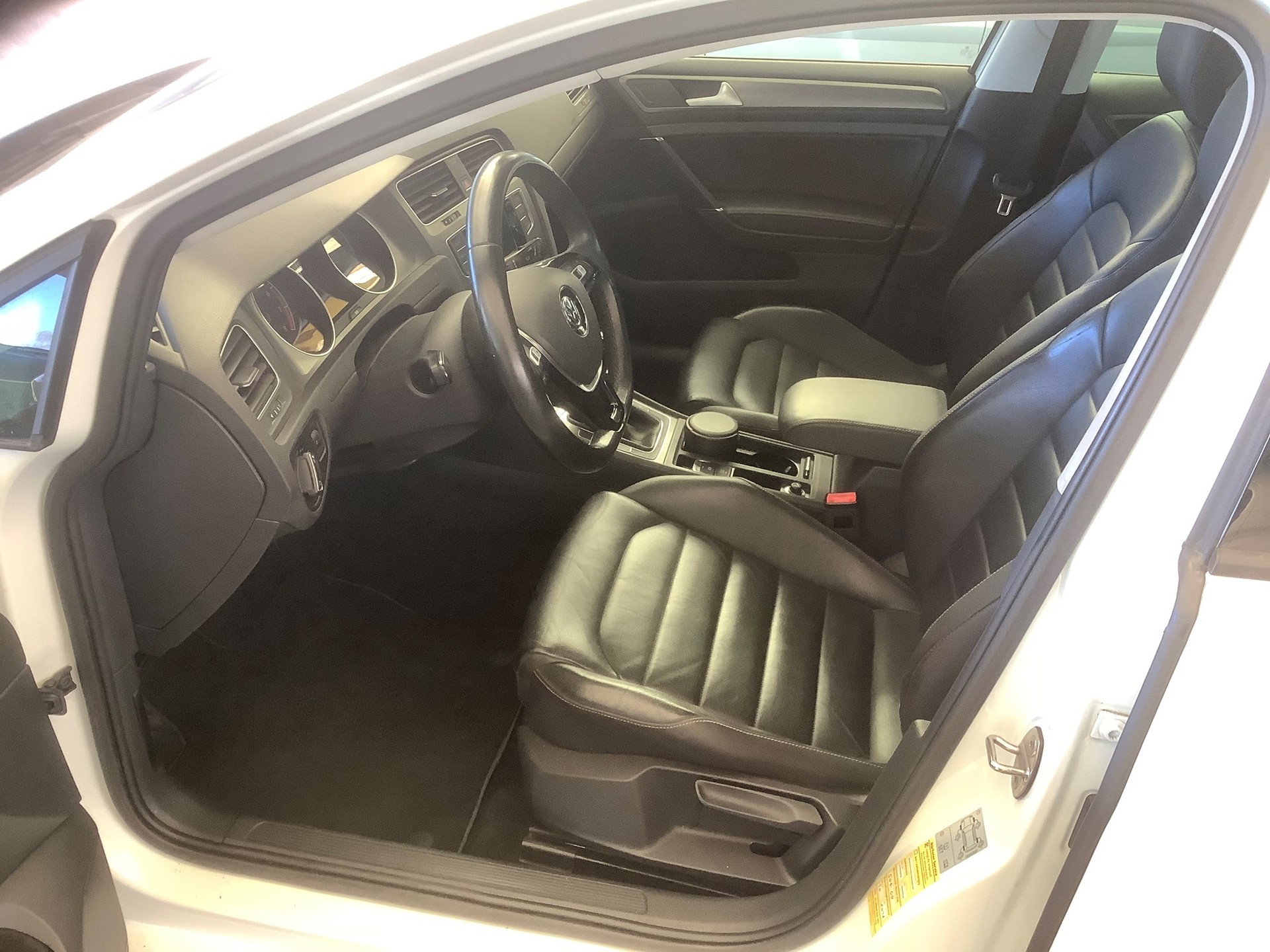 VW Golf 1.4 TSI Highline-image-8