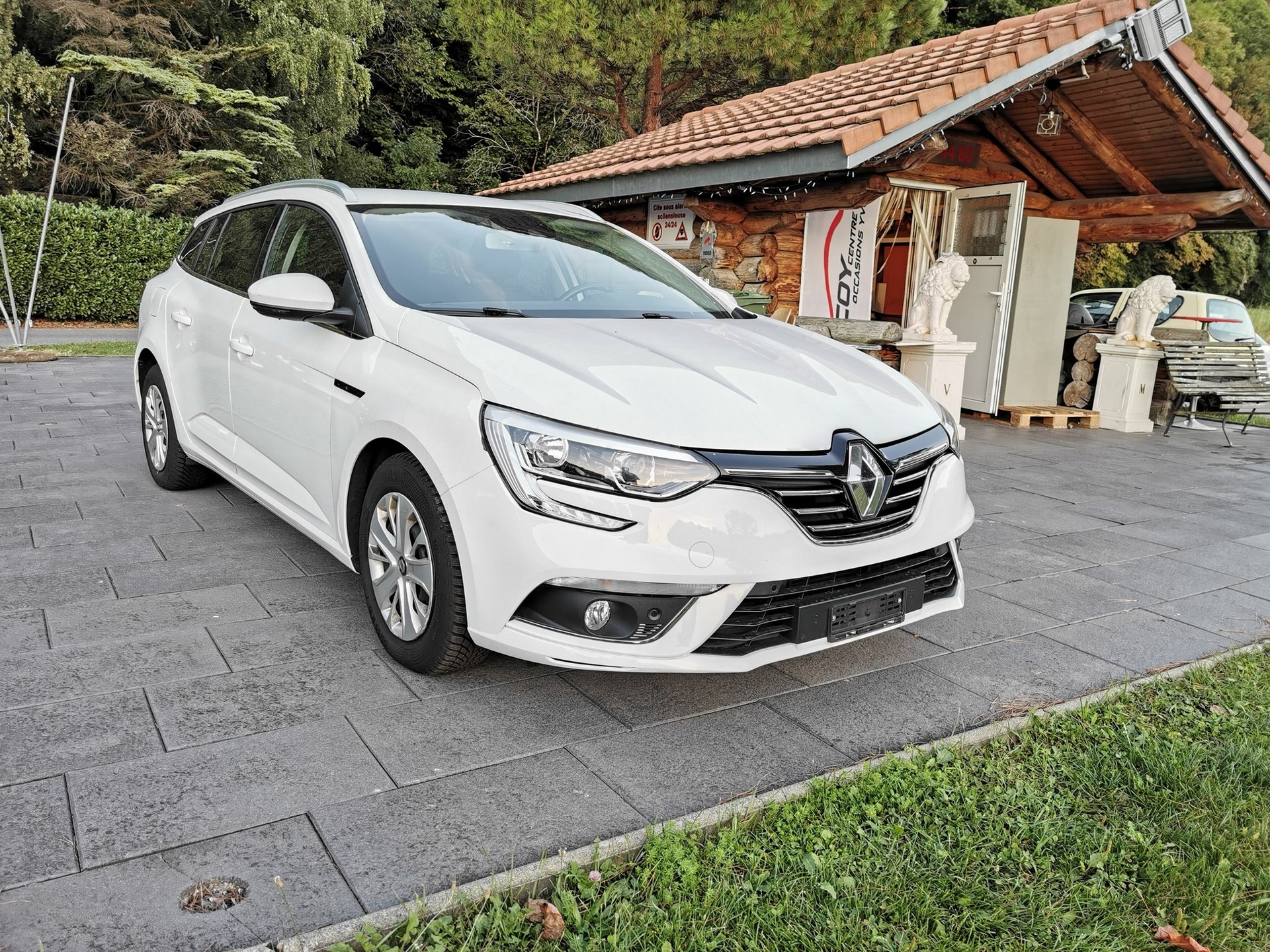 RENAULT Mégane Grandtour 1.5 dCi Business EDC-image-2