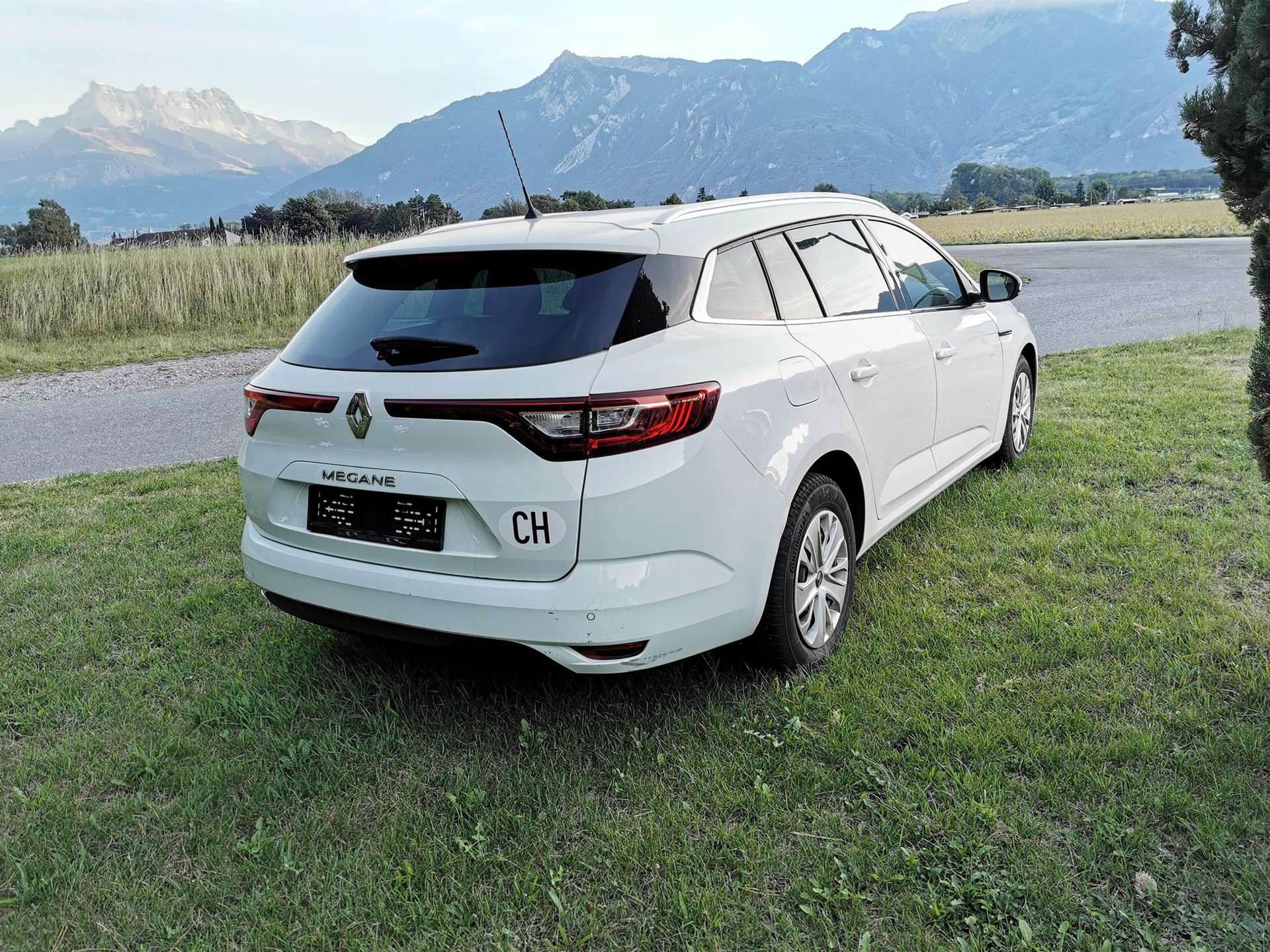RENAULT Mégane Grandtour 1.5 dCi Business EDC-image-8