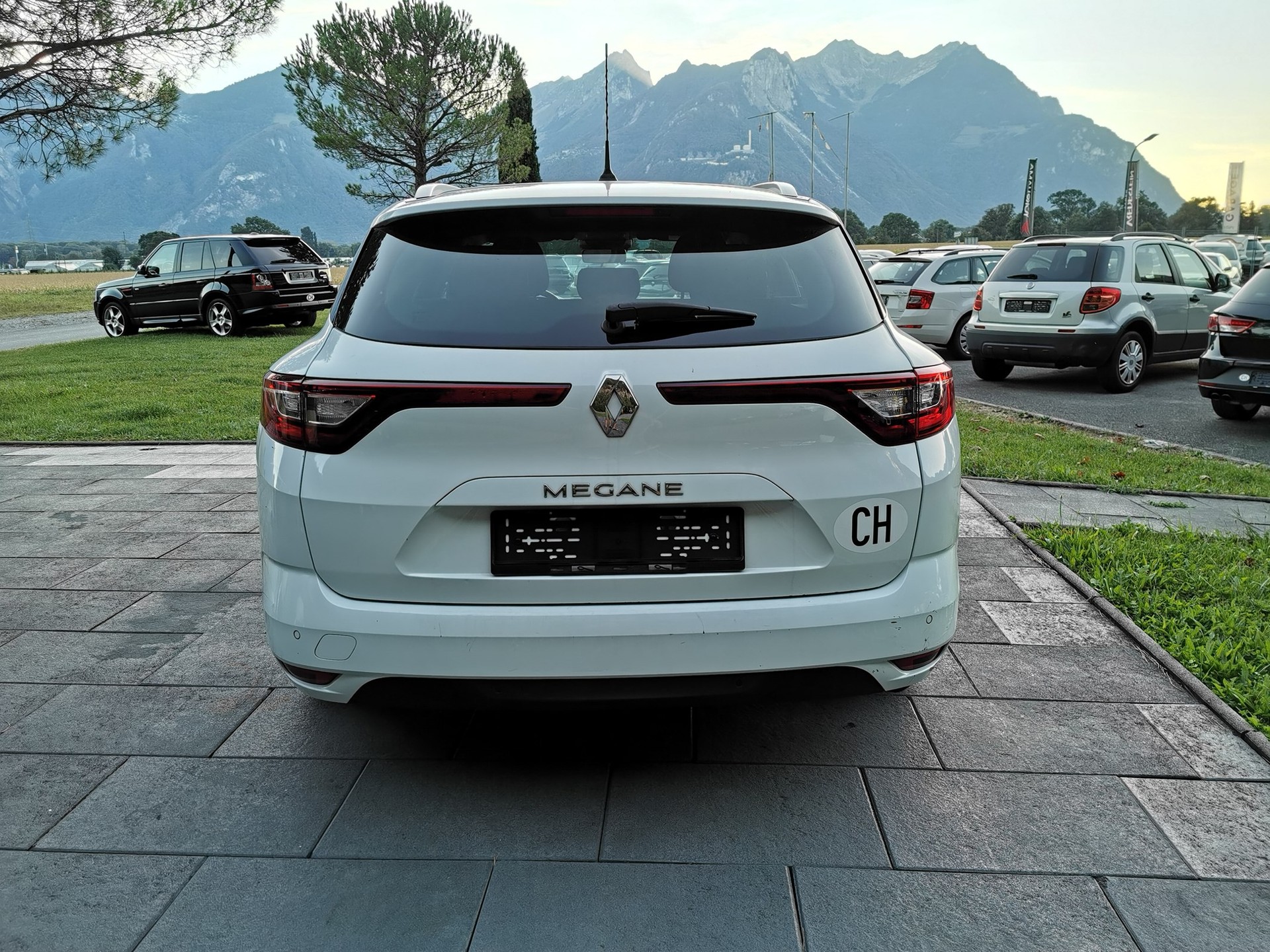 RENAULT Mégane Grandtour 1.5 dCi Business EDC-image-10
