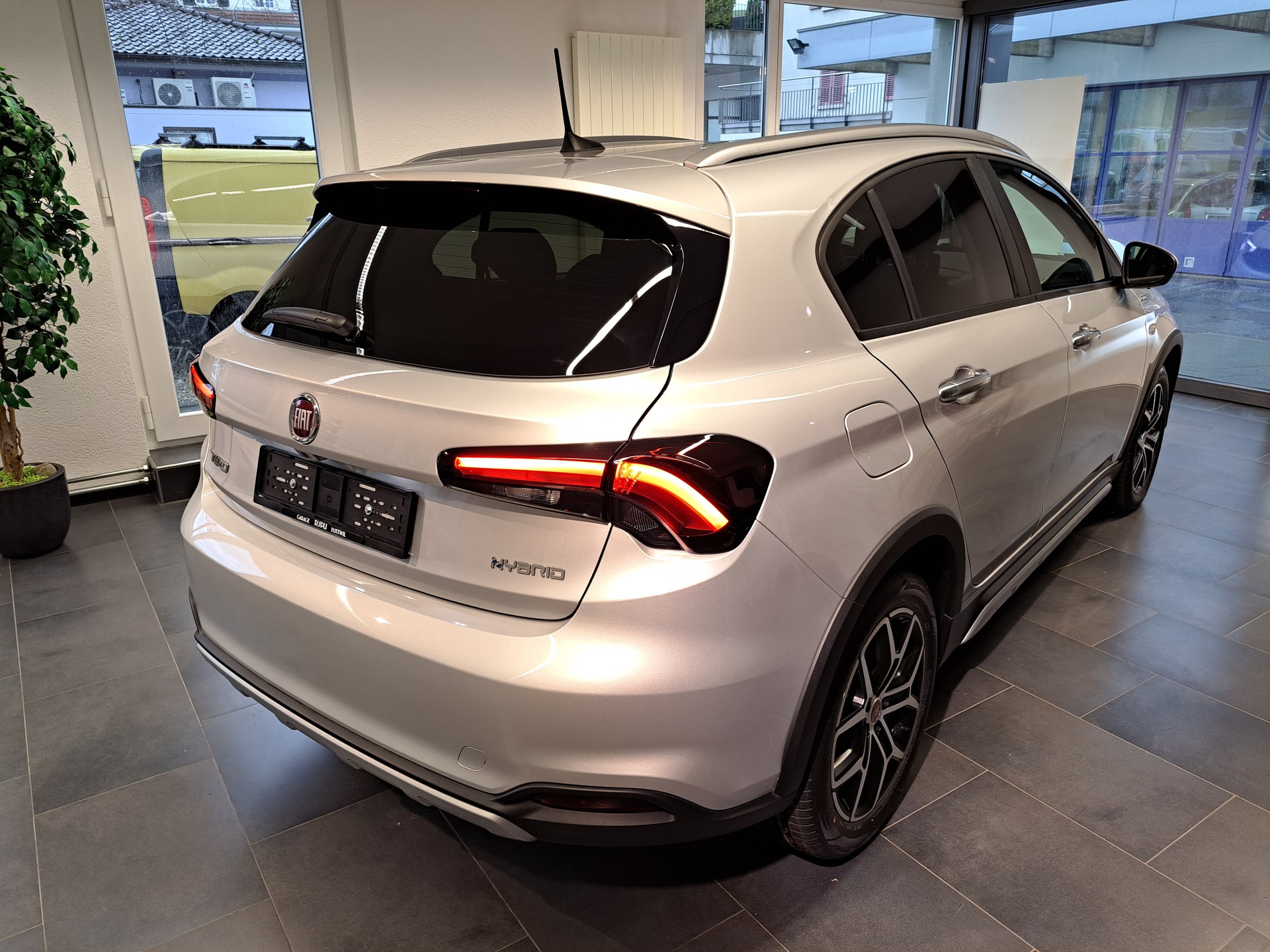 FIAT Tipo Hybrid 1.5 Cross-image-3