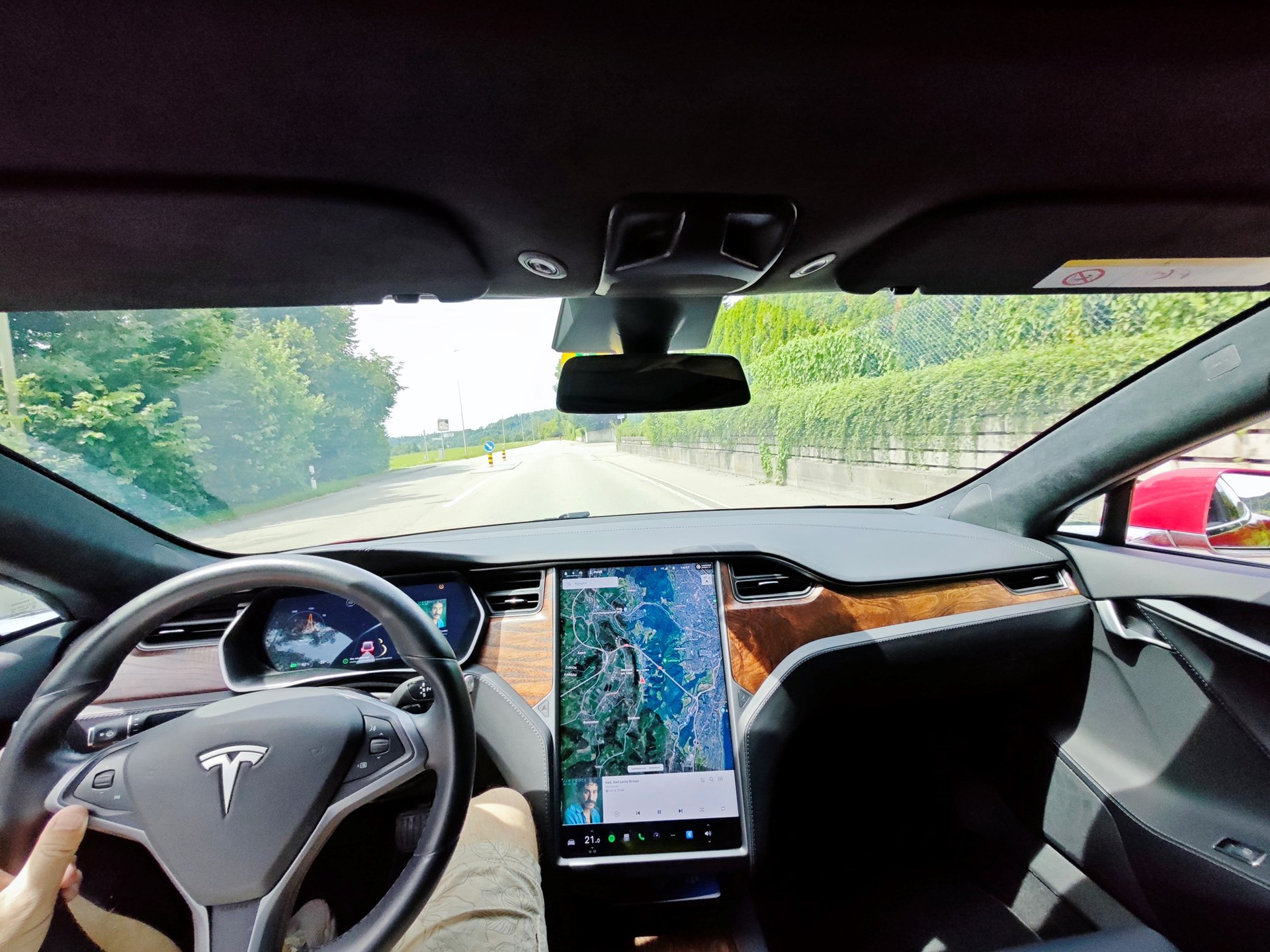TESLA Model S 100 D-image-8