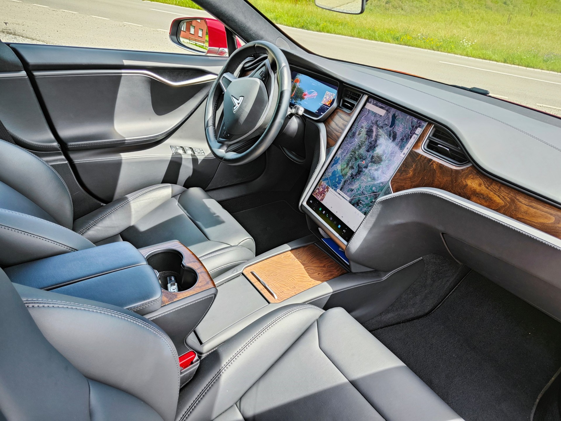 TESLA Model S 100 D-image-4