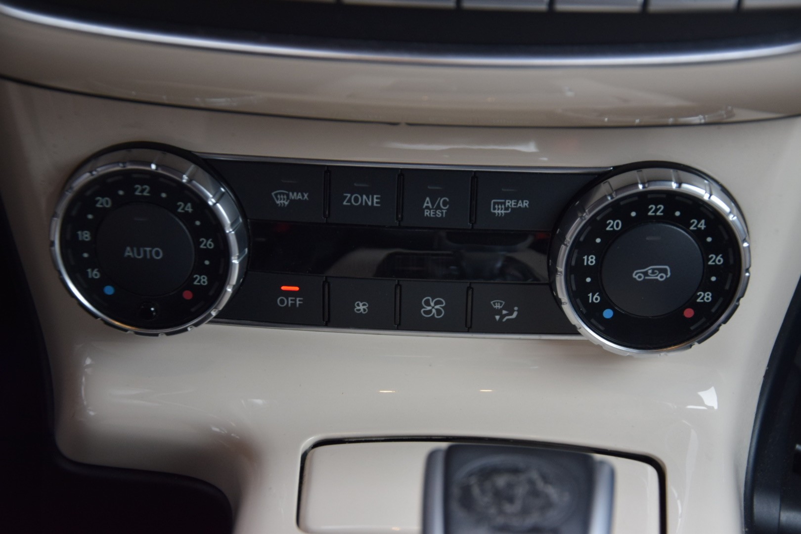 MERCEDES-BENZ G 63 AMG Speedshift Plus 7G-Tronic-image-27