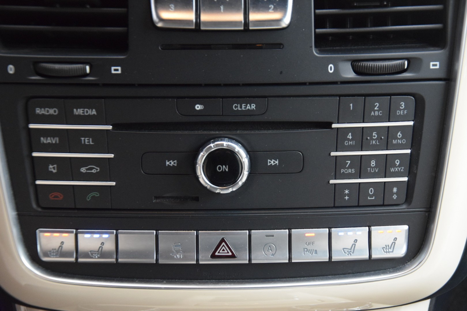 MERCEDES-BENZ G 63 AMG Speedshift Plus 7G-Tronic-image-25