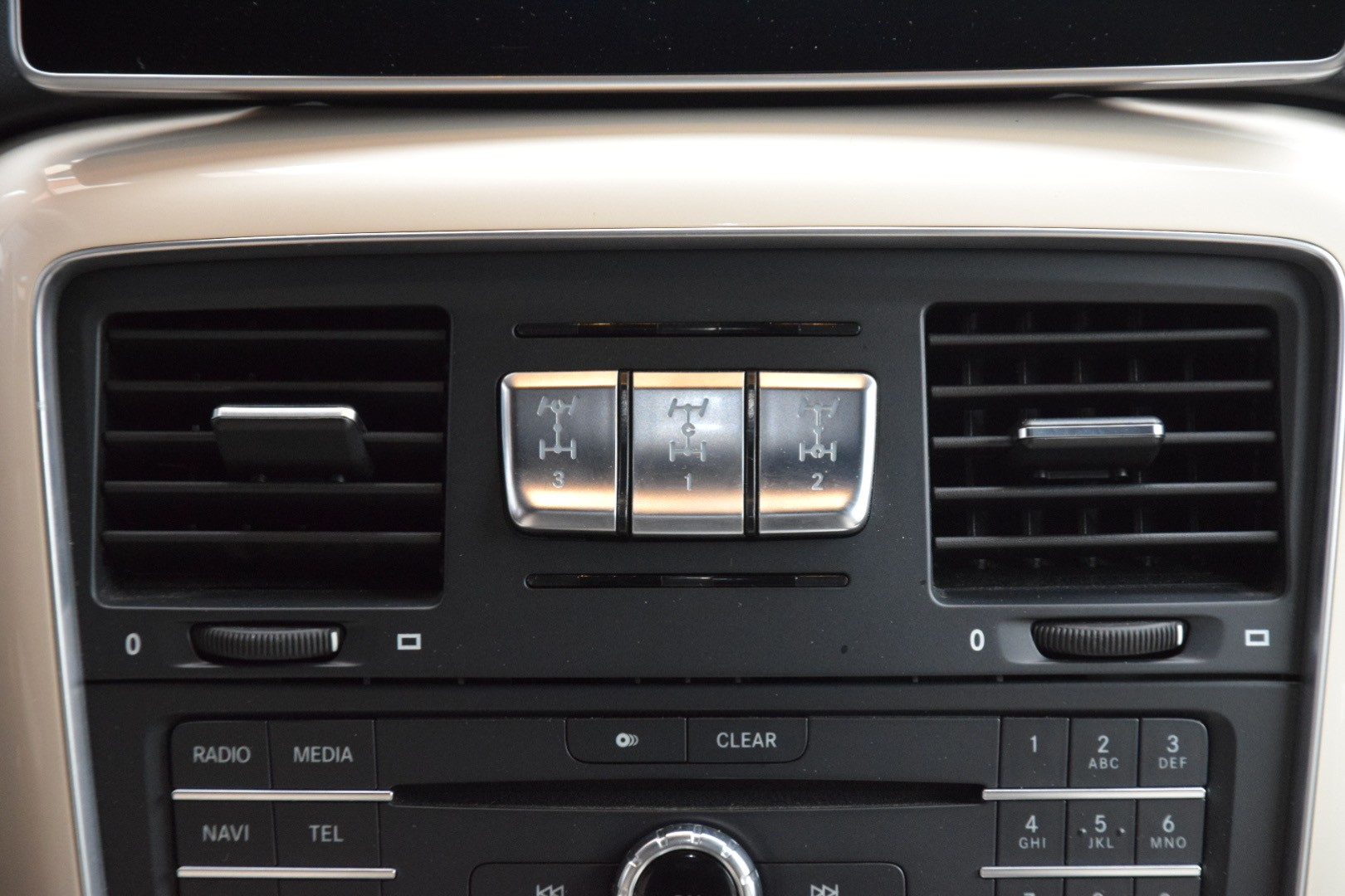 MERCEDES-BENZ G 63 AMG Speedshift Plus 7G-Tronic-image-24