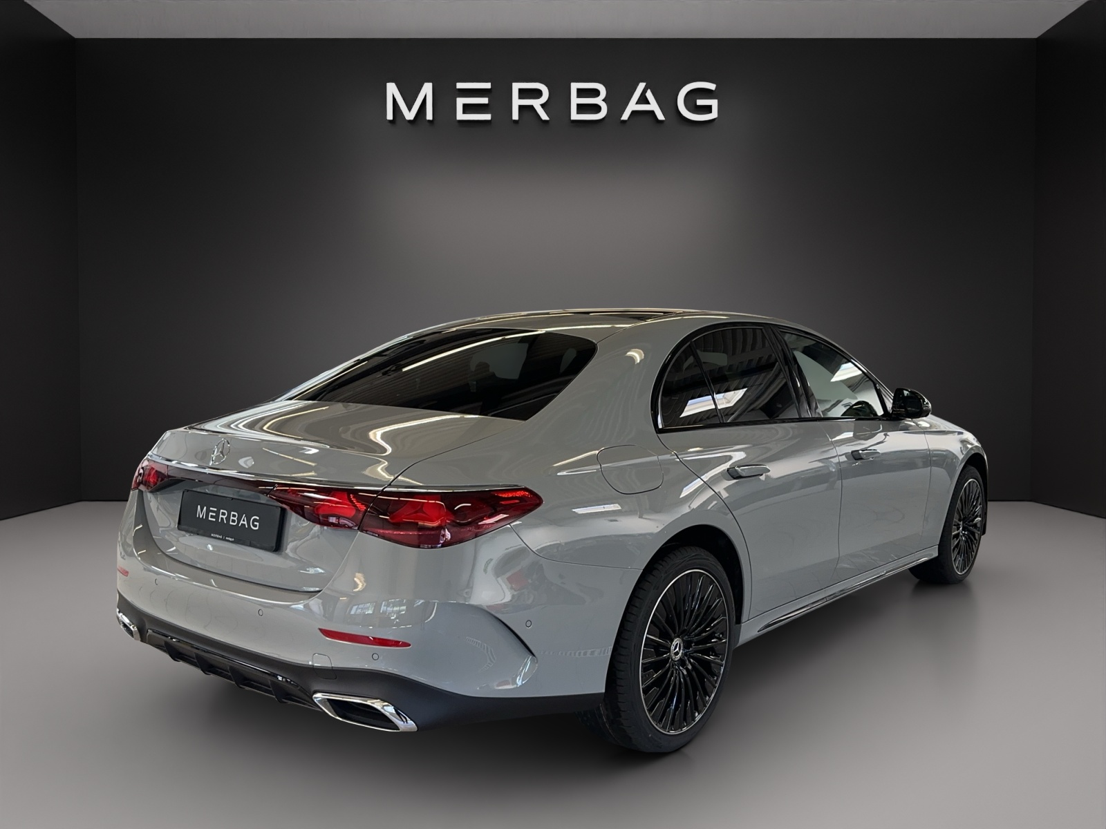 MERCEDES-BENZ E 220 d 4Matic 9G-Tronic-image-4