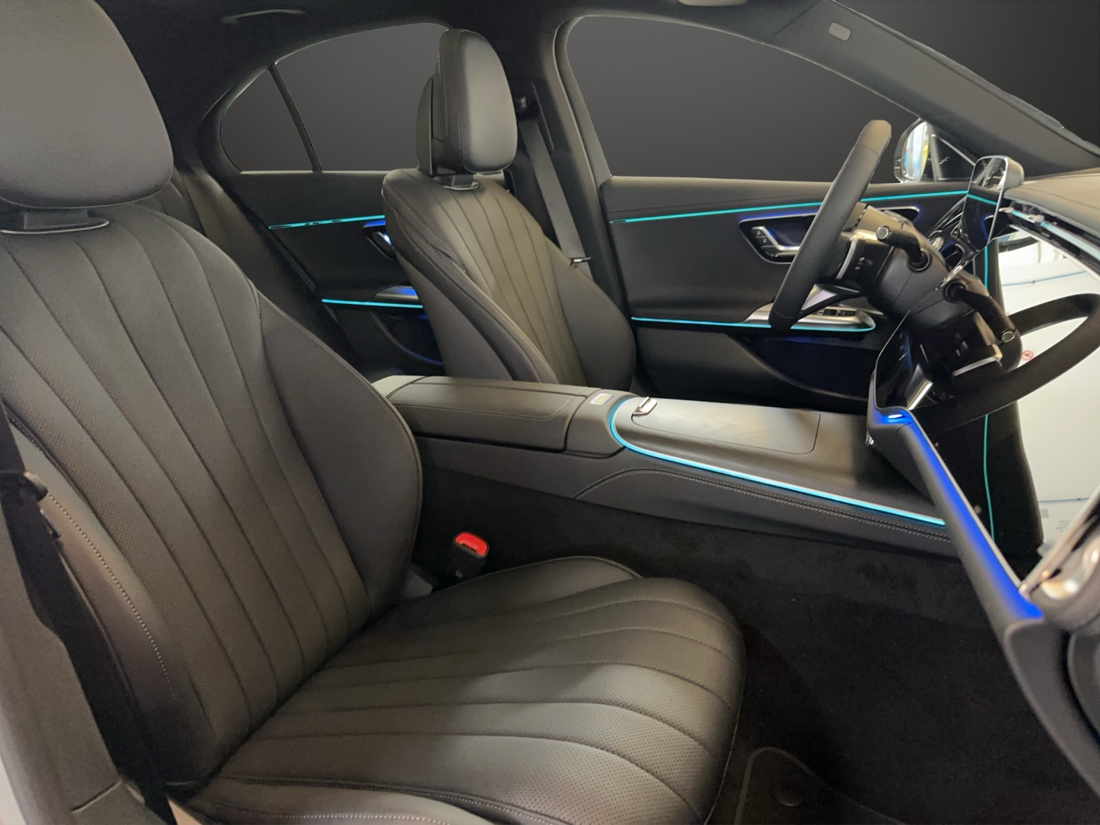 MERCEDES-BENZ E 220 d 4Matic 9G-Tronic-image-11