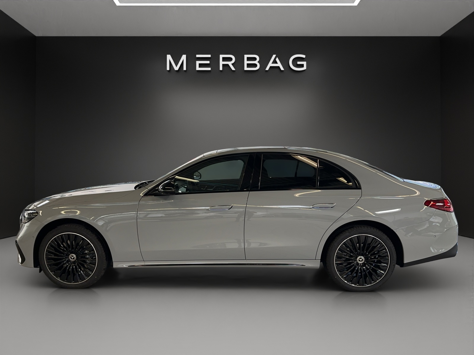 MERCEDES-BENZ E 220 d 4Matic 9G-Tronic-image-1