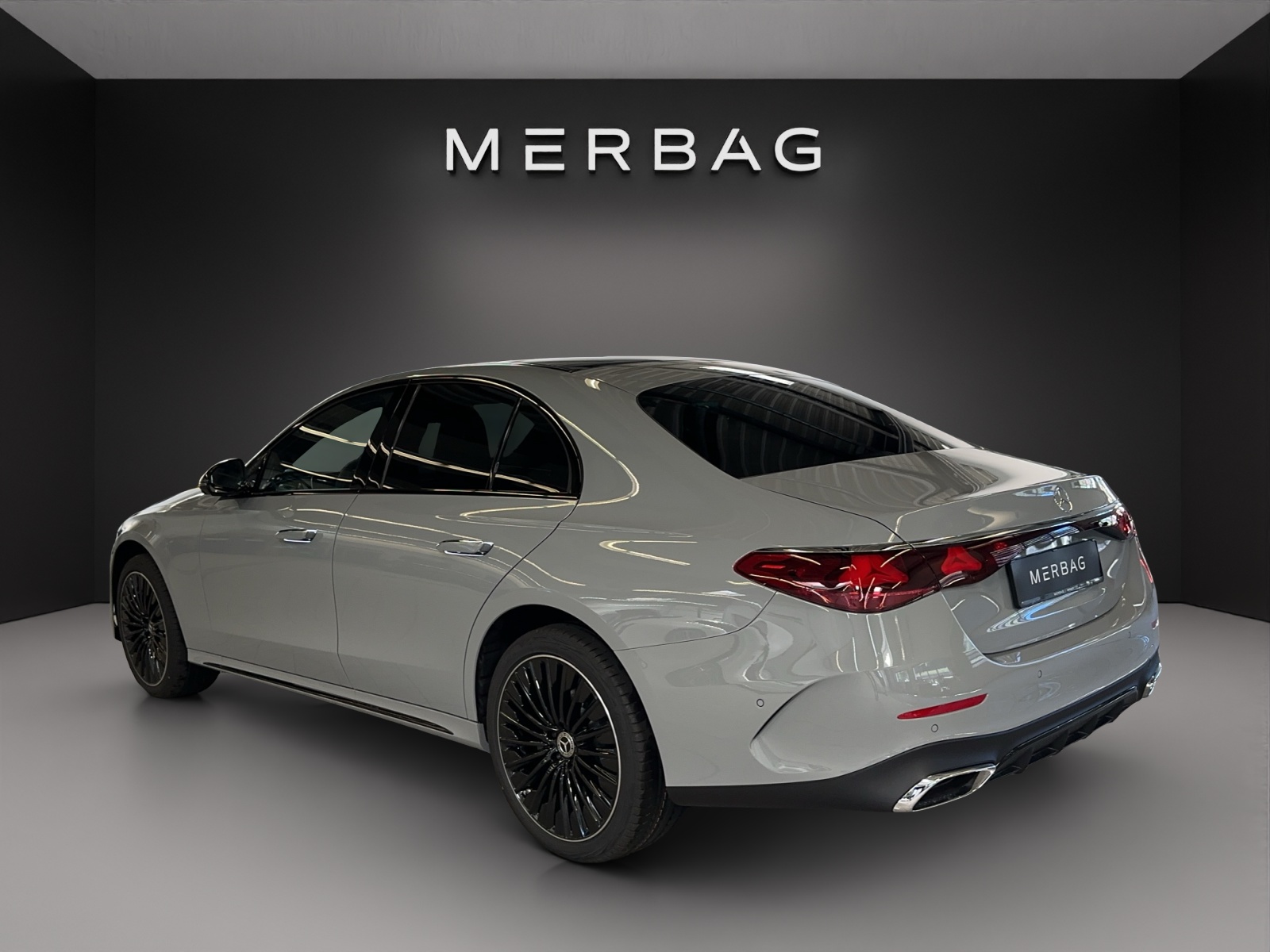 MERCEDES-BENZ E 220 d 4Matic 9G-Tronic-image-2