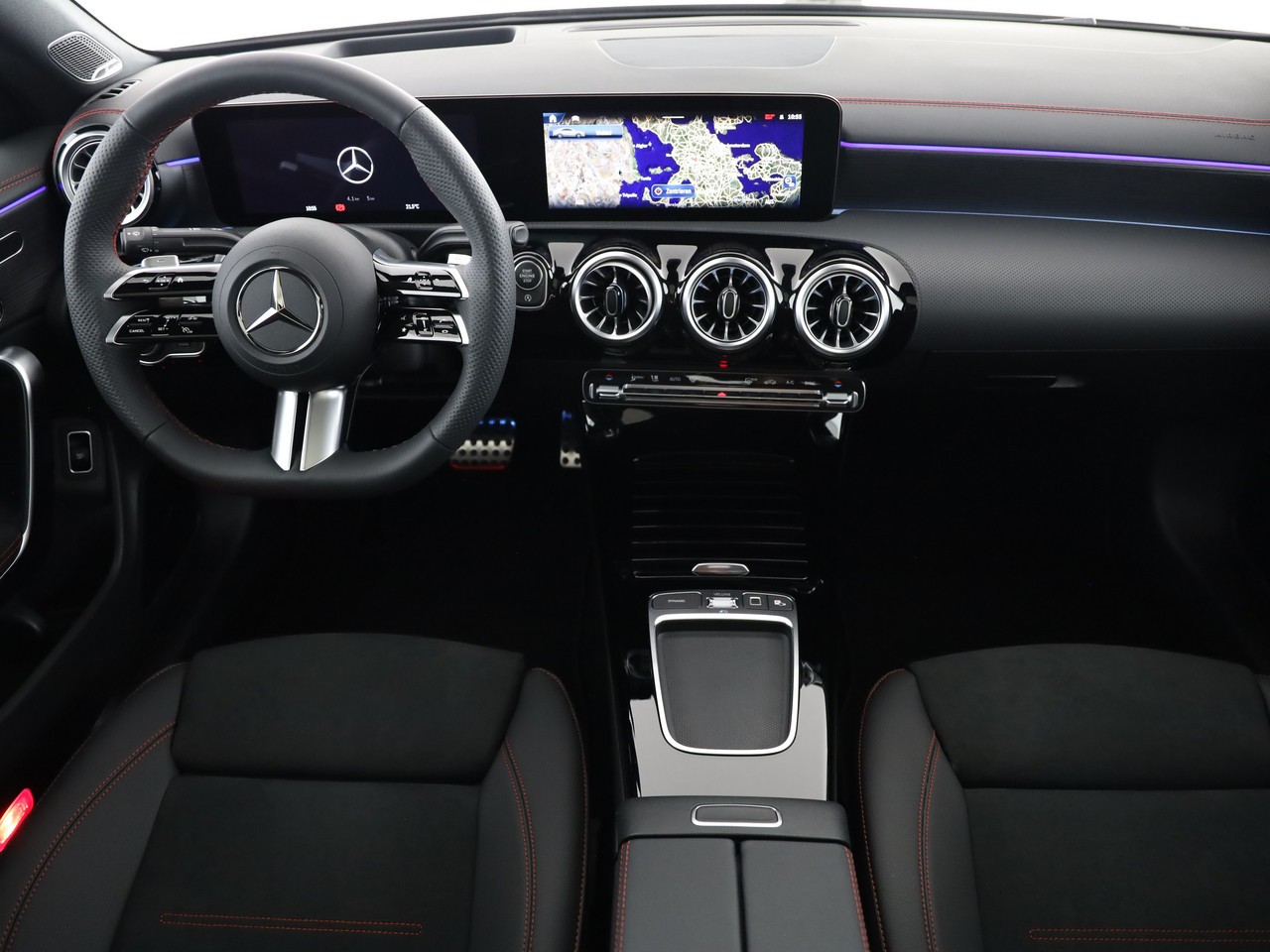 MERCEDES-BENZ CLA 220 4Matic 8G-DCT-image-4