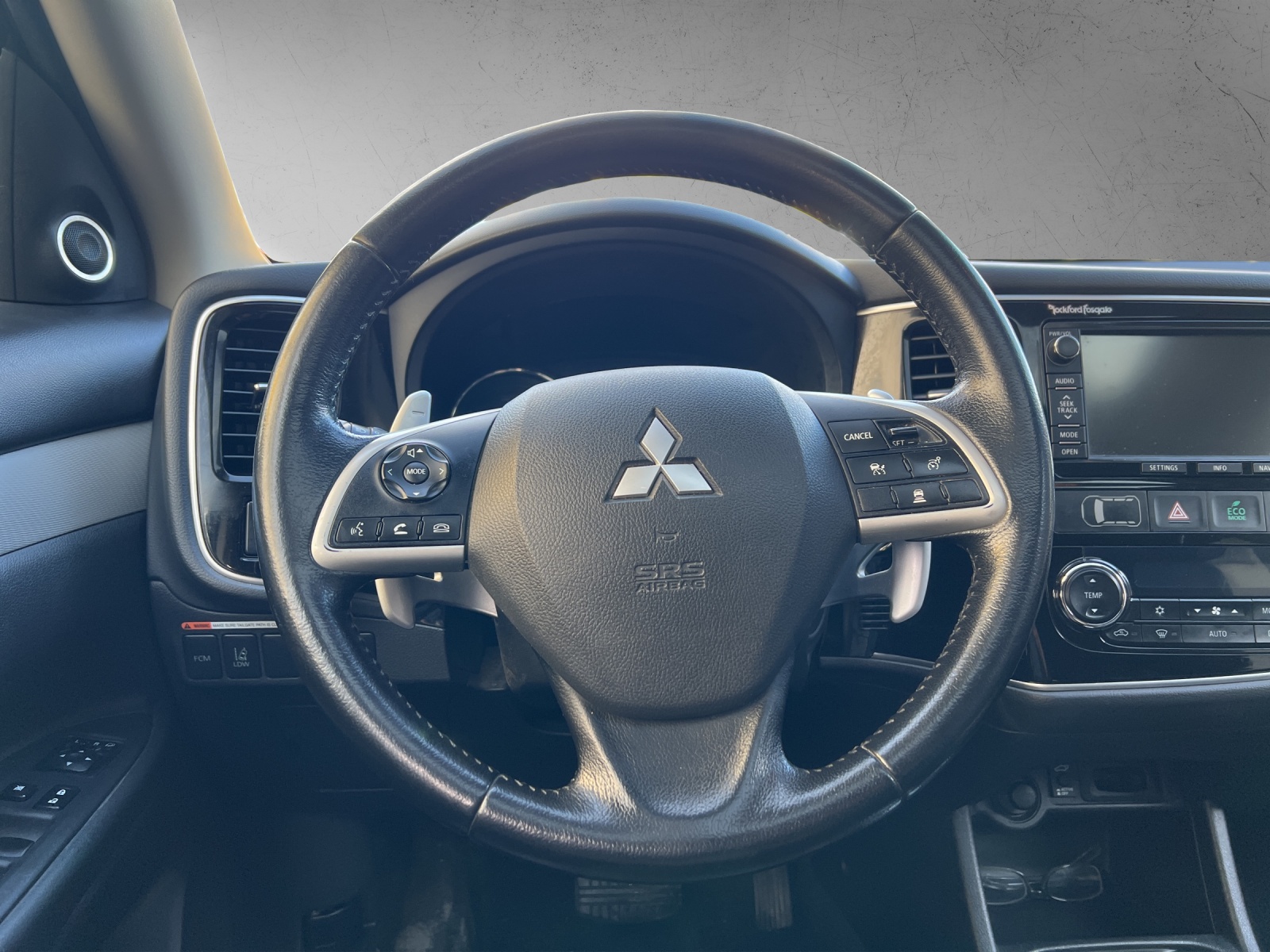 MITSUBISHI Outlander 2.0 PHEV Navigator eAssist-image-7