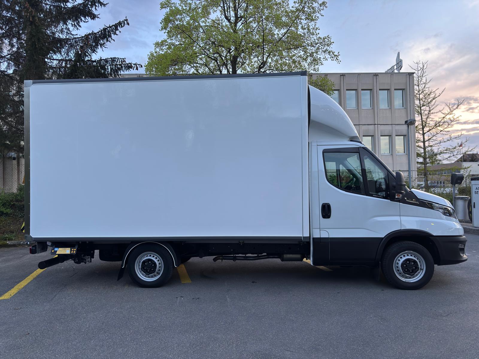 IVECO 35 S 16H A8 "caisse déménageuse"-image-1