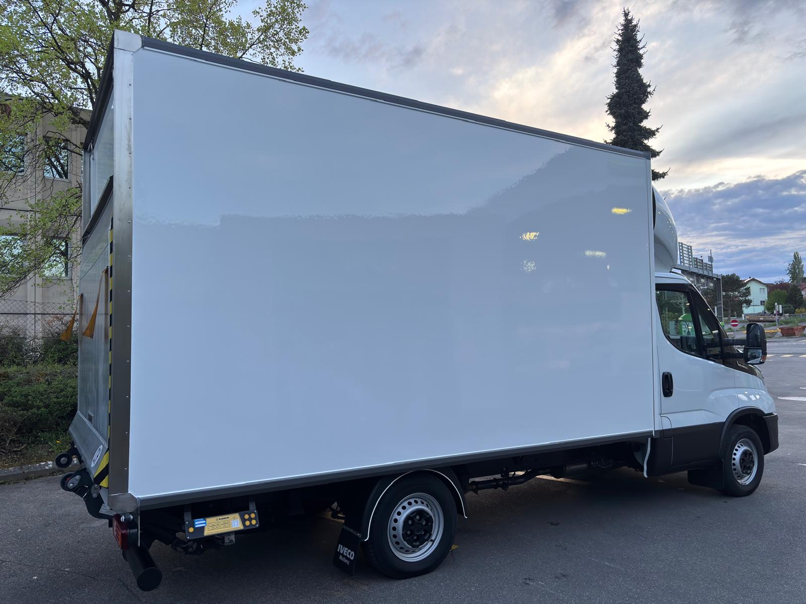 IVECO 35 S 16H A8 "caisse déménageuse"-image-2
