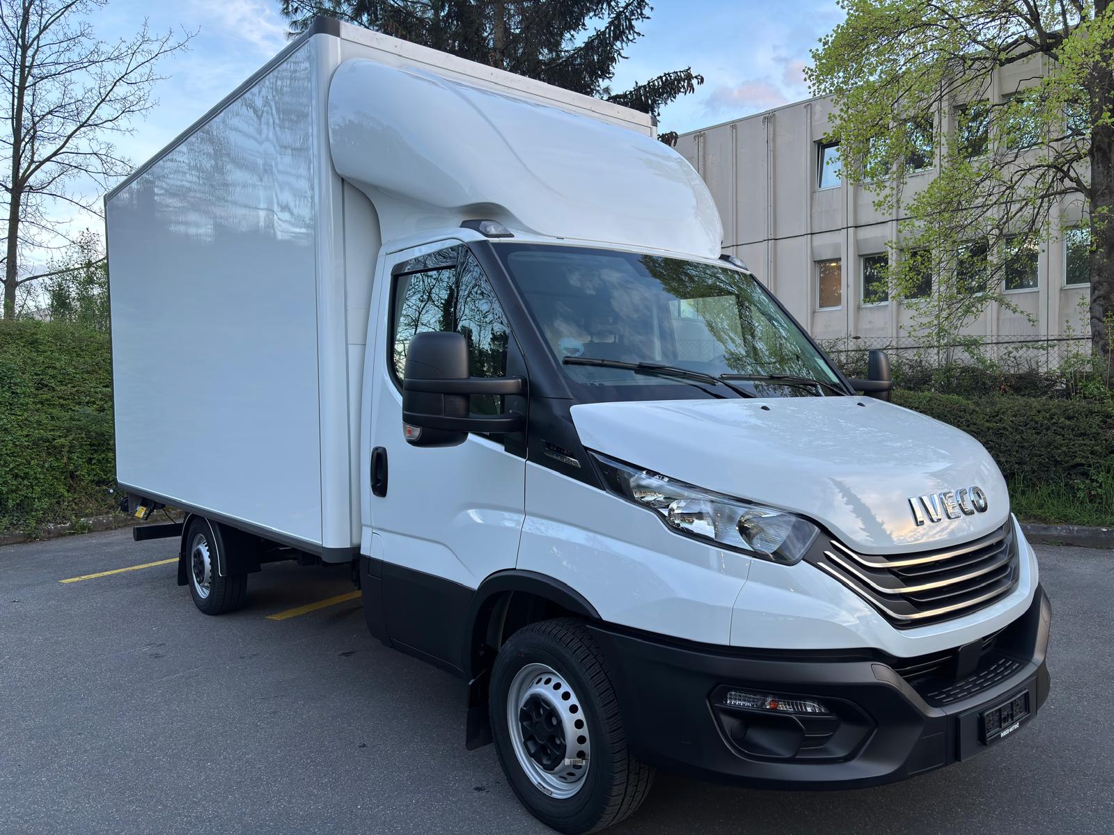IVECO 35 S 16H A8 "caisse déménageuse"