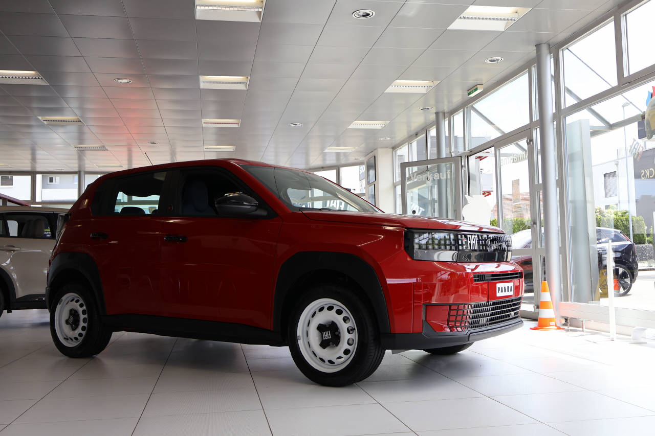 FIAT Grande Panda Red-image-2