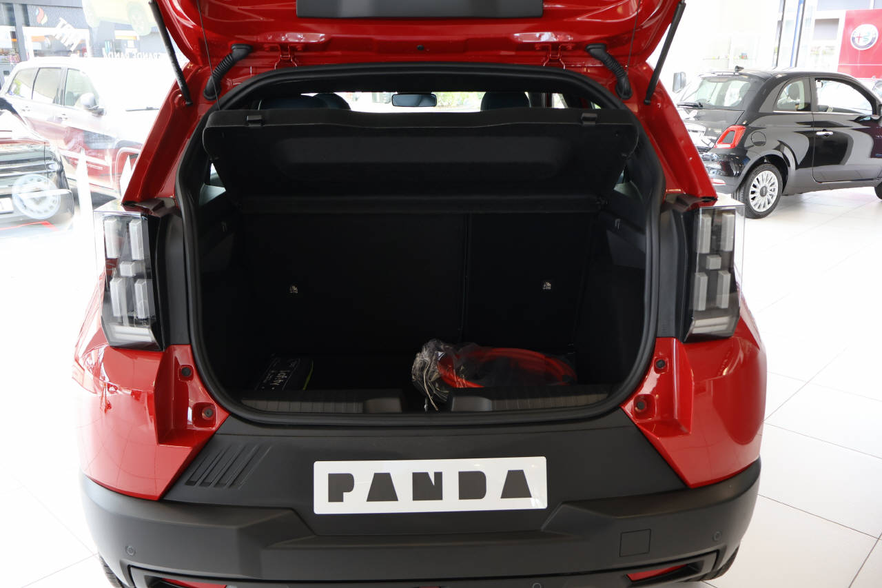 FIAT Grande Panda Red-image-5