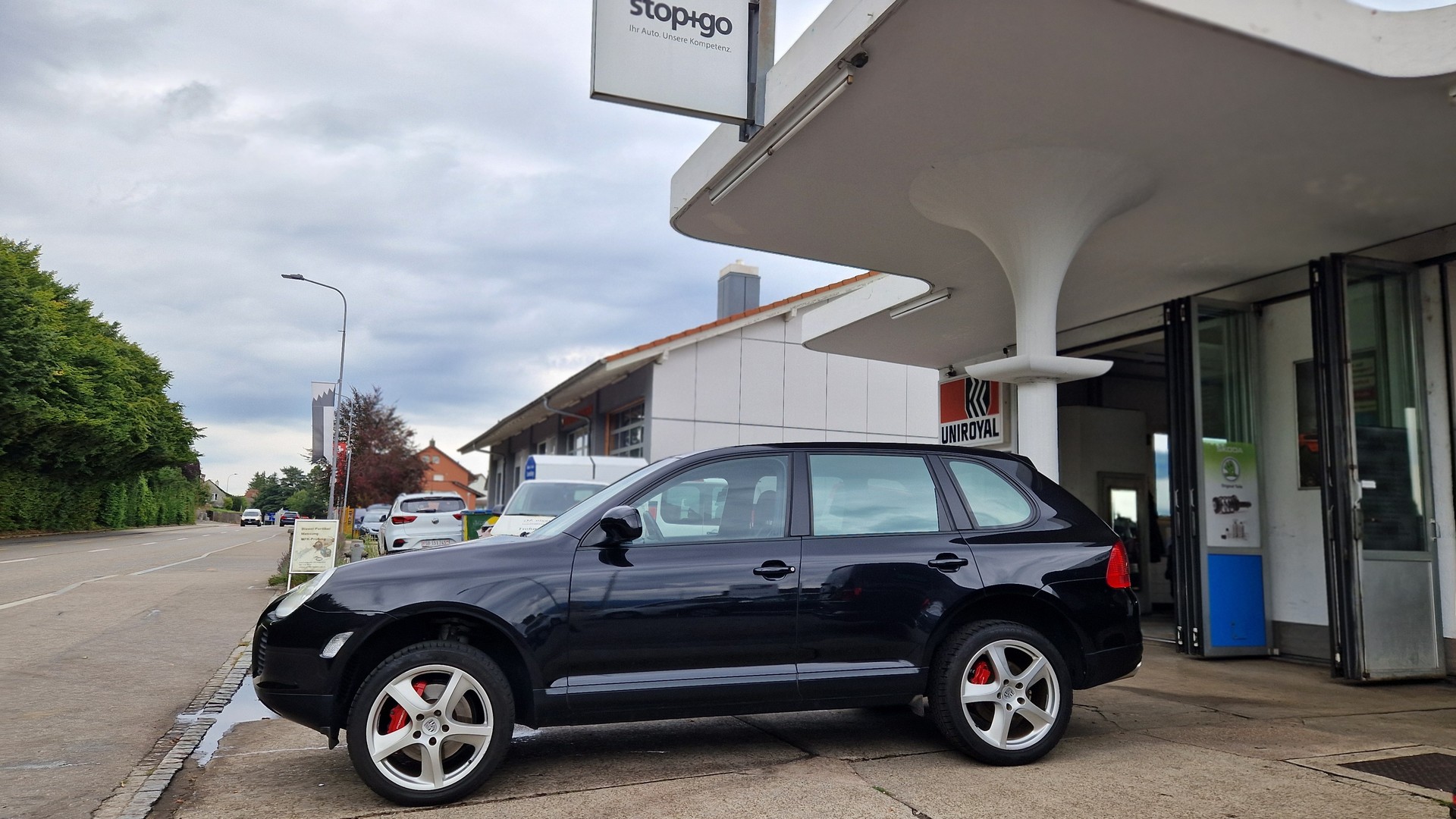 PORSCHE Cayenne Turbo-image-1