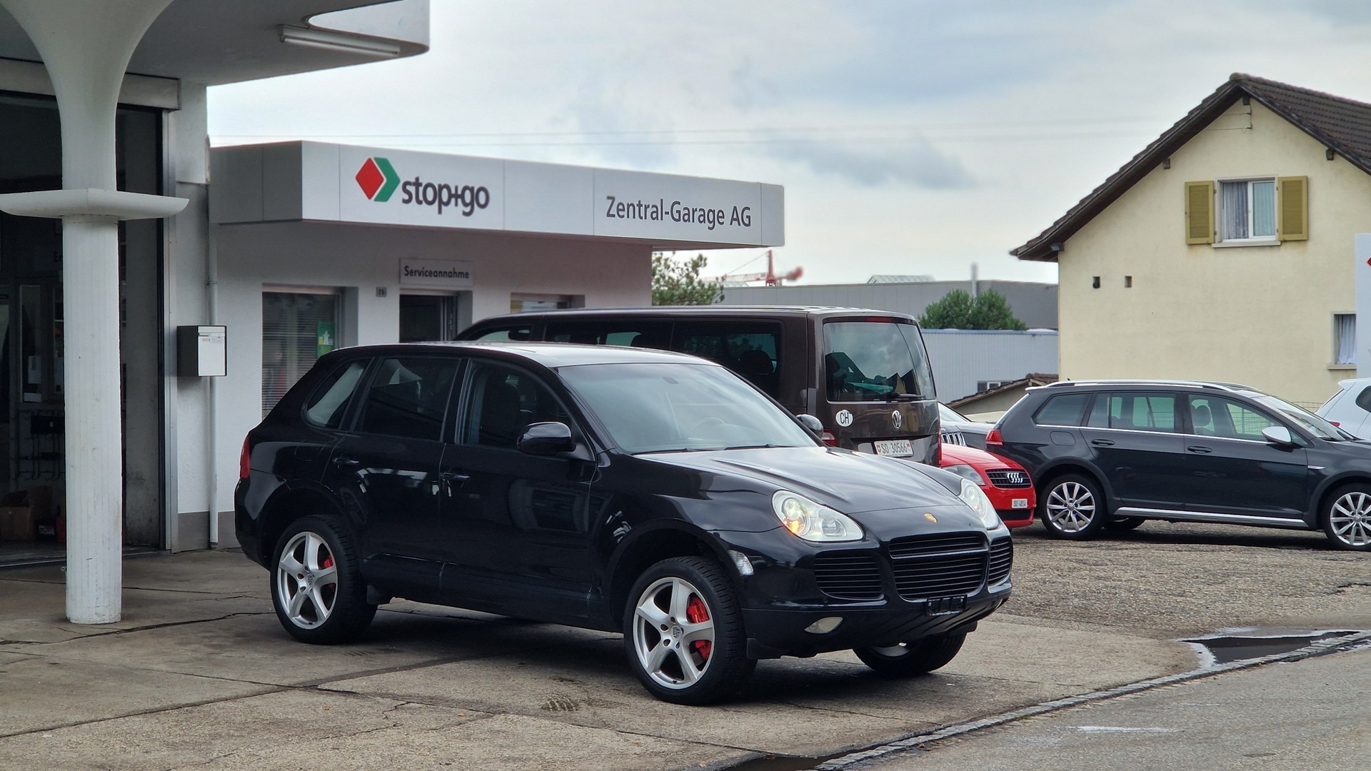 PORSCHE Cayenne Turbo-image-0