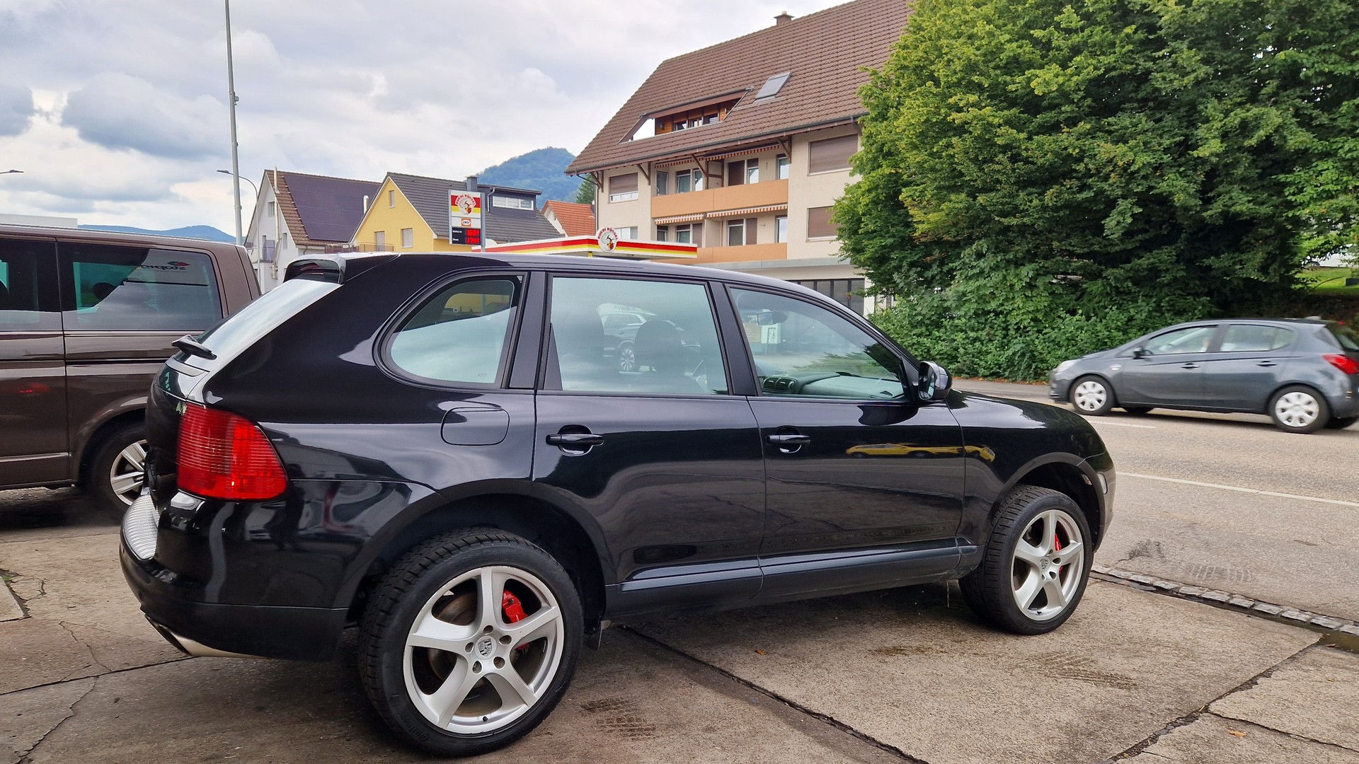 PORSCHE Cayenne Turbo-image-3