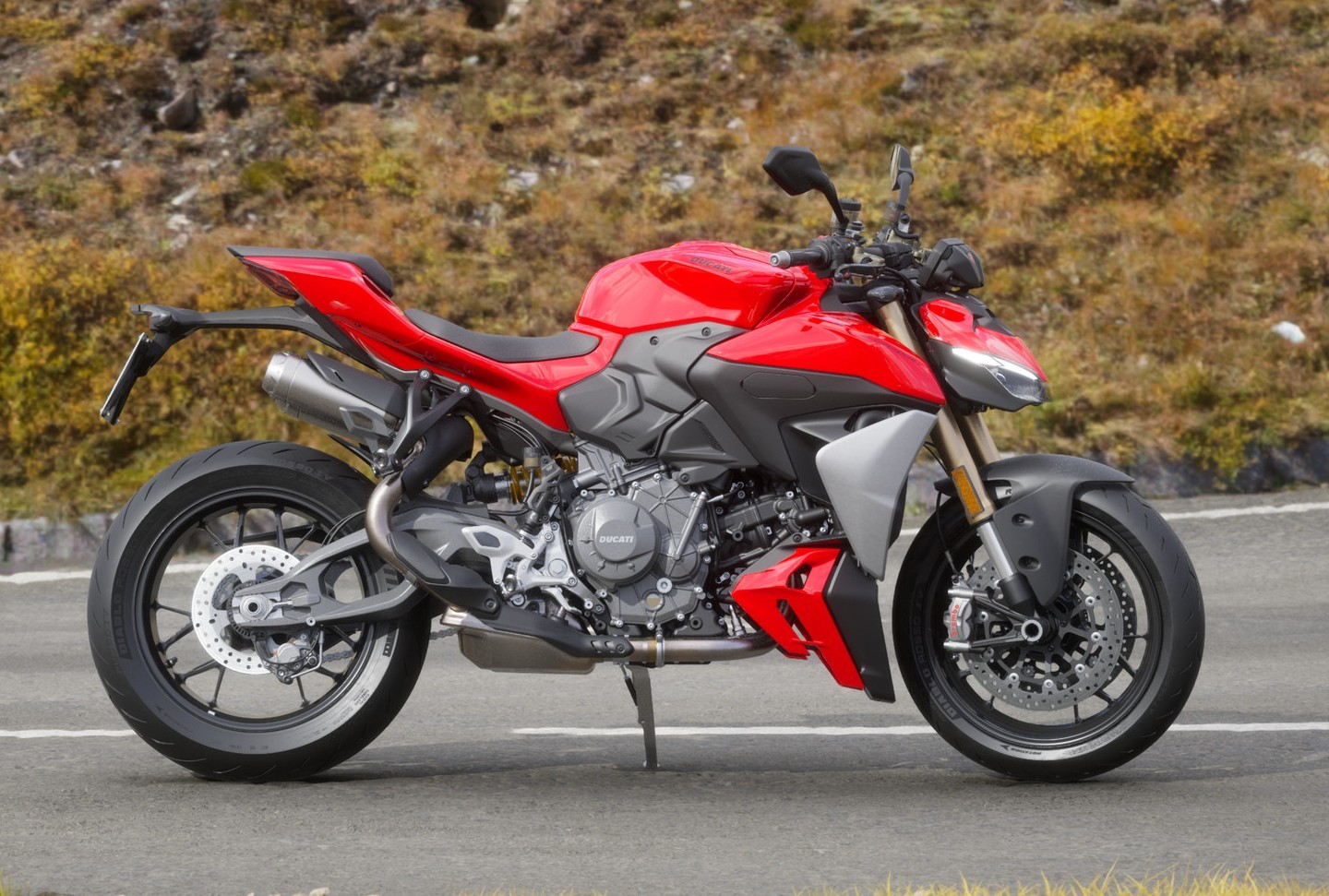 DUCATI STREETFIGHTER V2 35kW-showroom-element-1