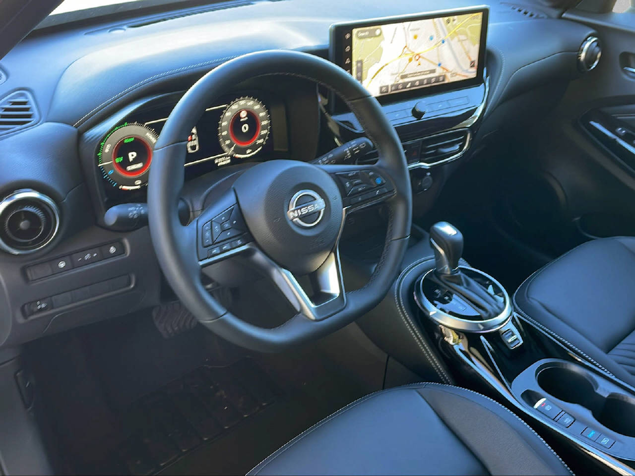 NISSAN Juke 1.6 Hybrid Tekna-image-4