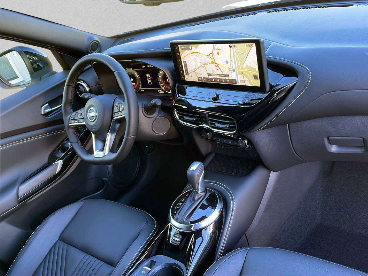 NISSAN Juke 1.6 Hybrid Tekna-image-5