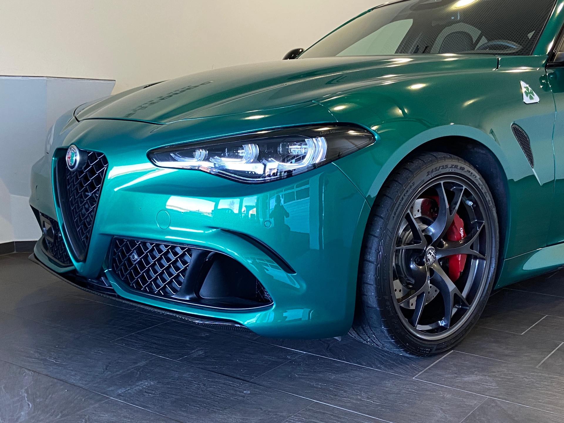 ALFA ROMEO Giulia 2.9 V6 Quadrifoglio Carbon Sport-showroom-element-2
