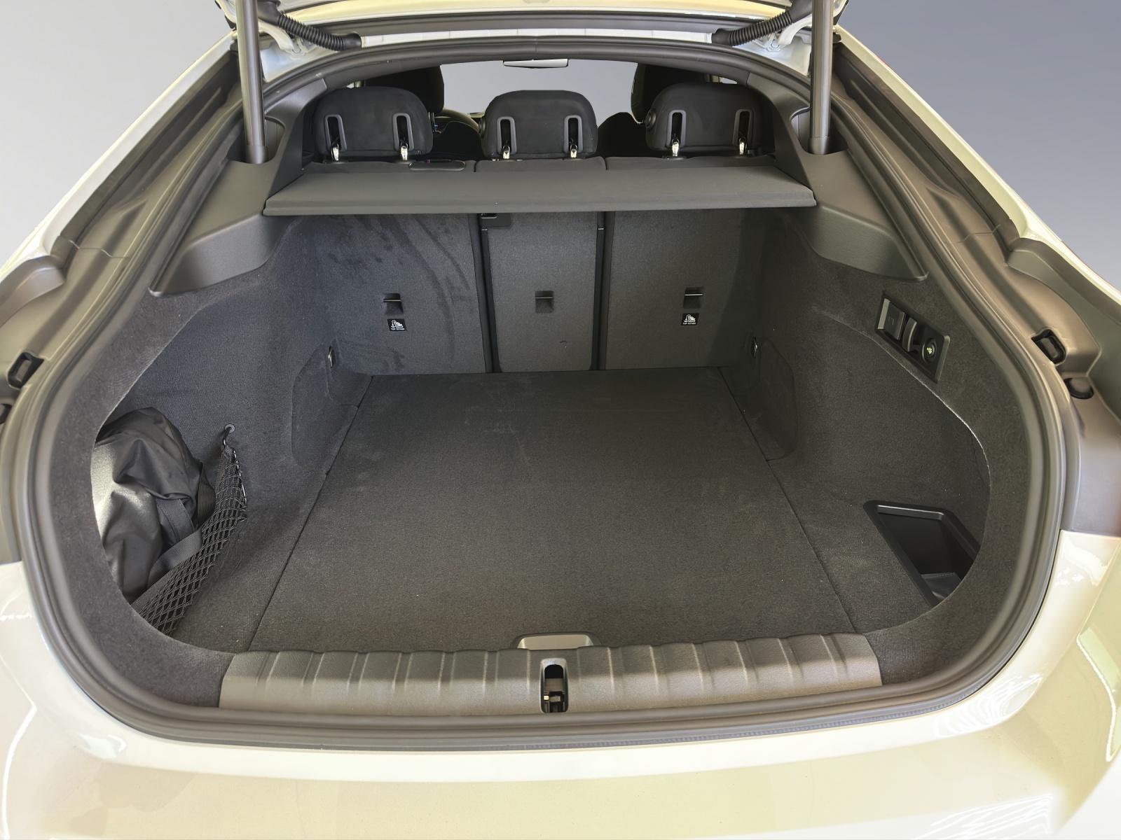 BMW i4 eDrive 40 M Sport Pro-image-17