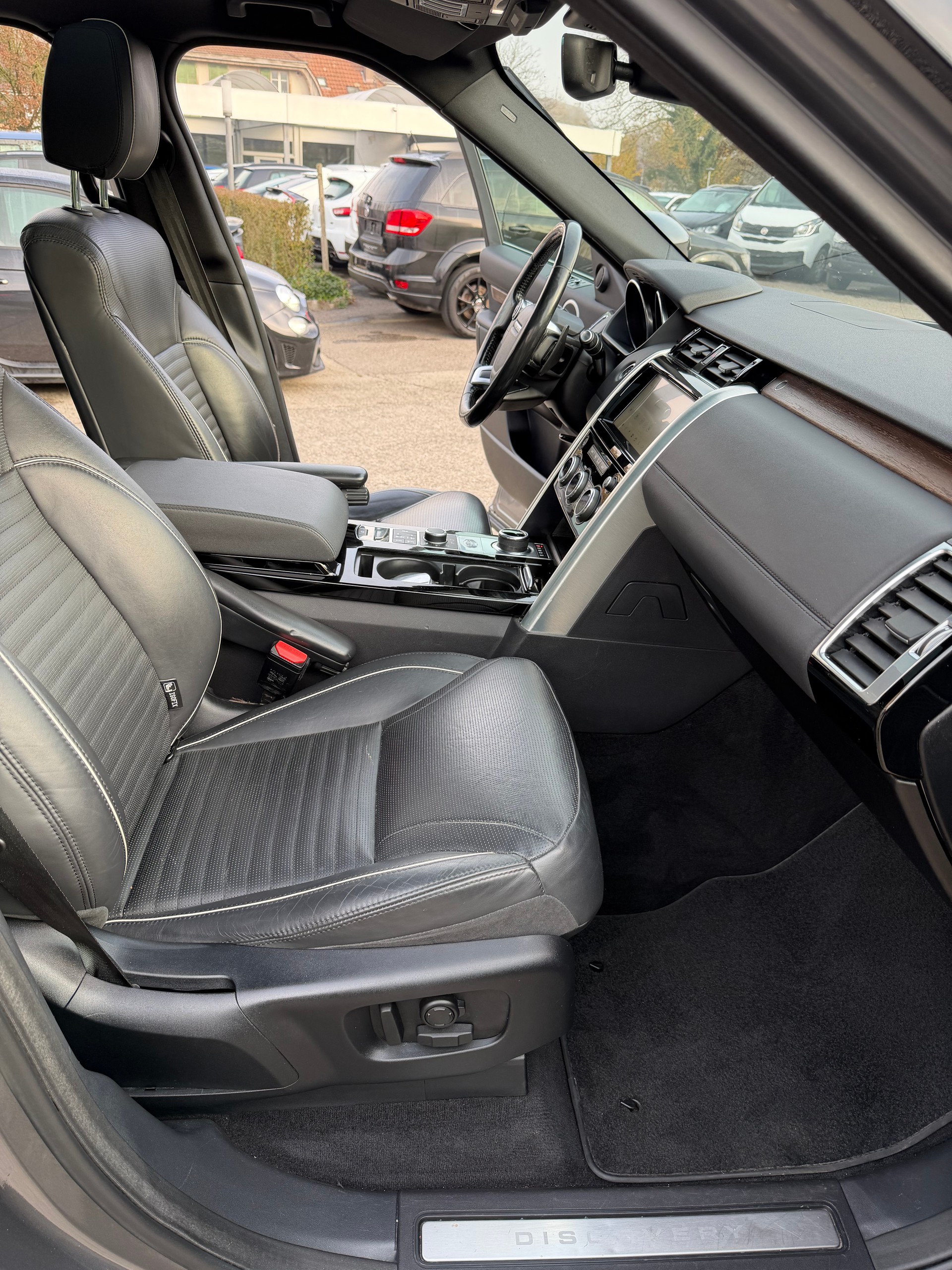 LAND ROVER Discovery 3.0 TD6 HSE Automatic-image-15
