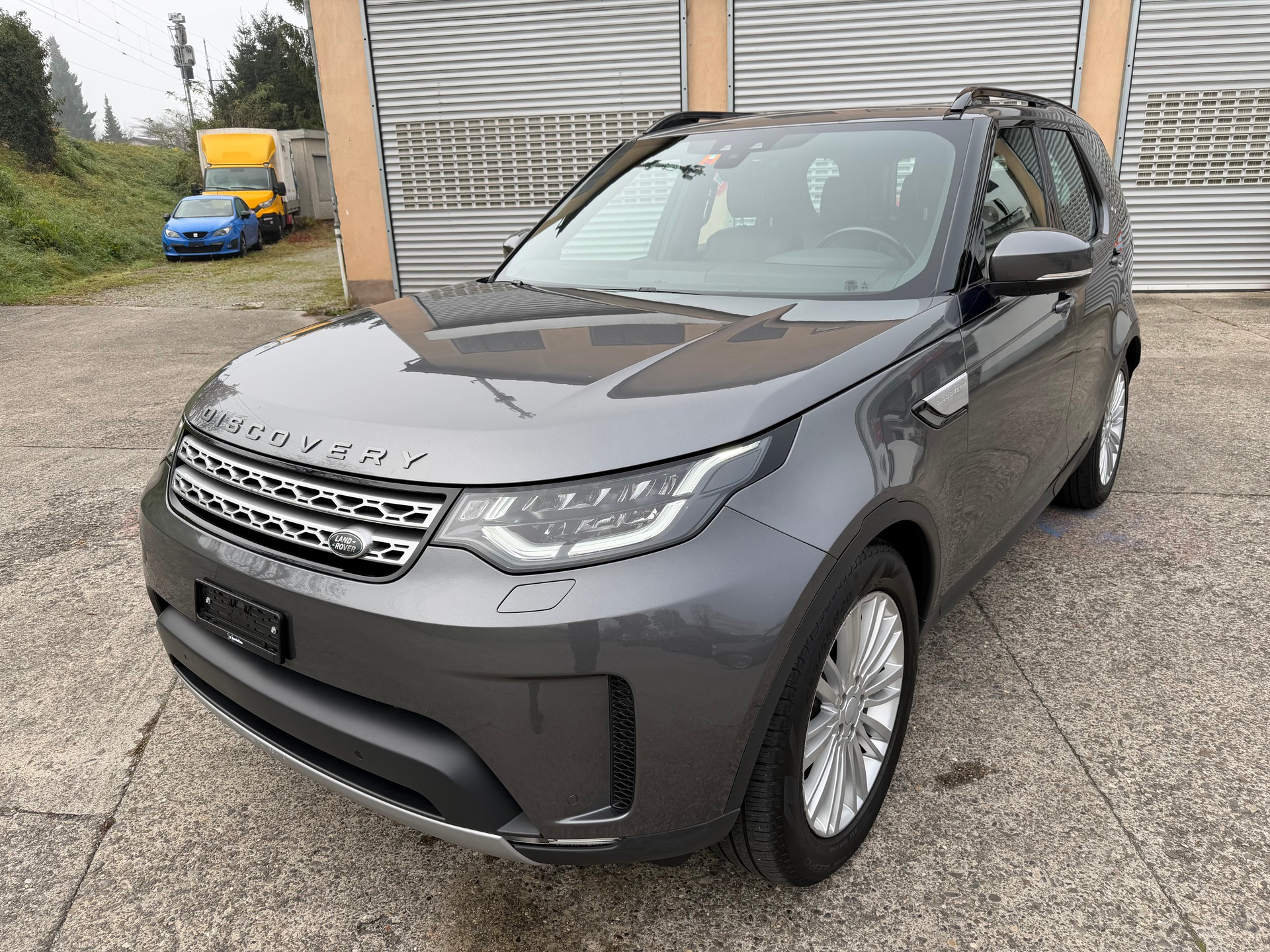 LAND ROVER Discovery 3.0 TD6 HSE Automatic-image-0