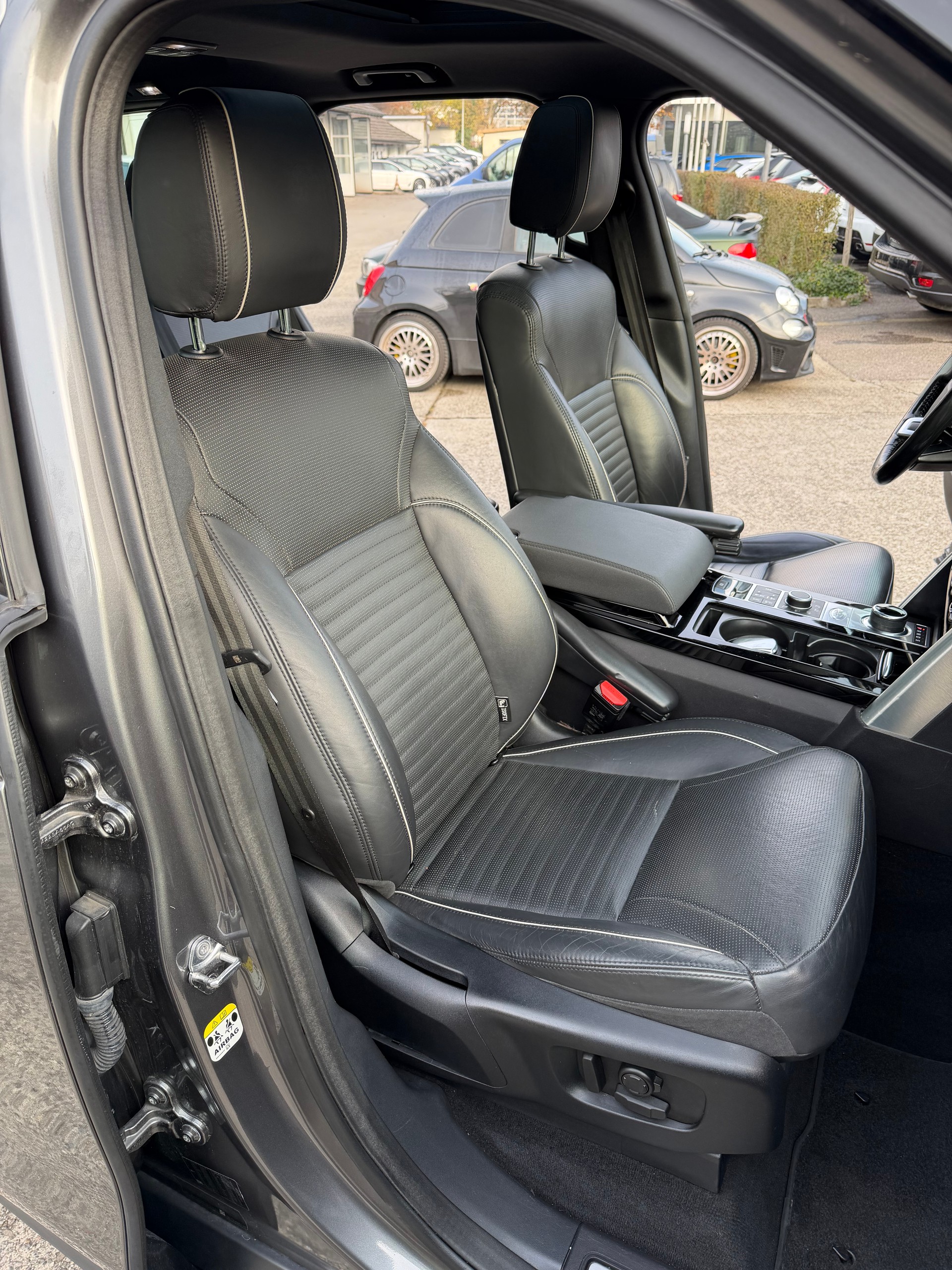 LAND ROVER Discovery 3.0 TD6 HSE Automatic-image-16