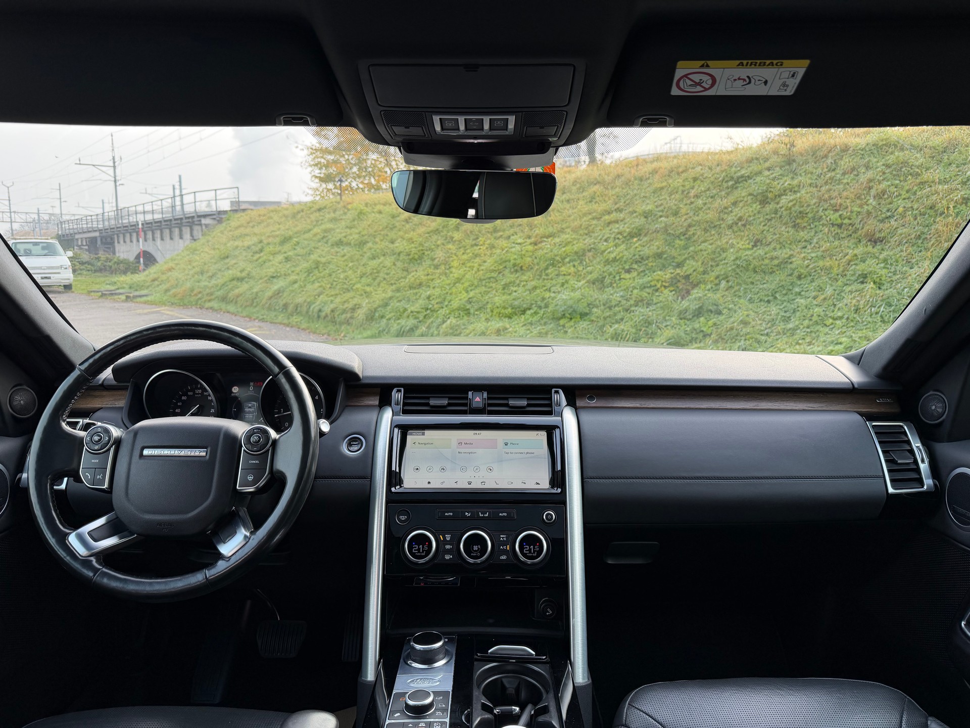 LAND ROVER Discovery 3.0 TD6 HSE Automatic-image-11