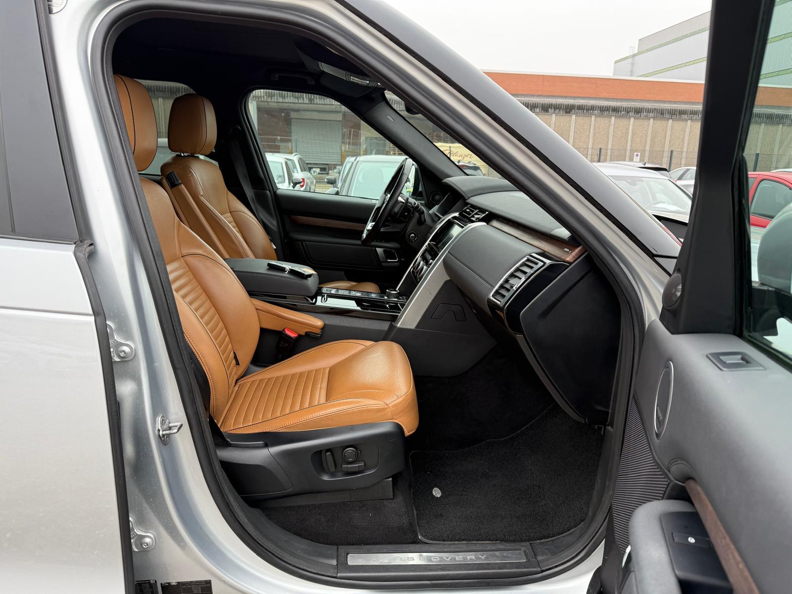 LAND ROVER Discovery 2.0 Si4 HSE Luxury-image-10