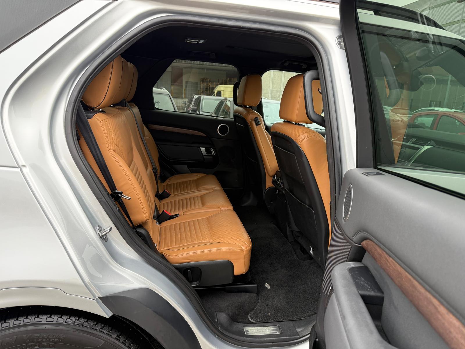 LAND ROVER Discovery 2.0 Si4 HSE Luxury-image-11