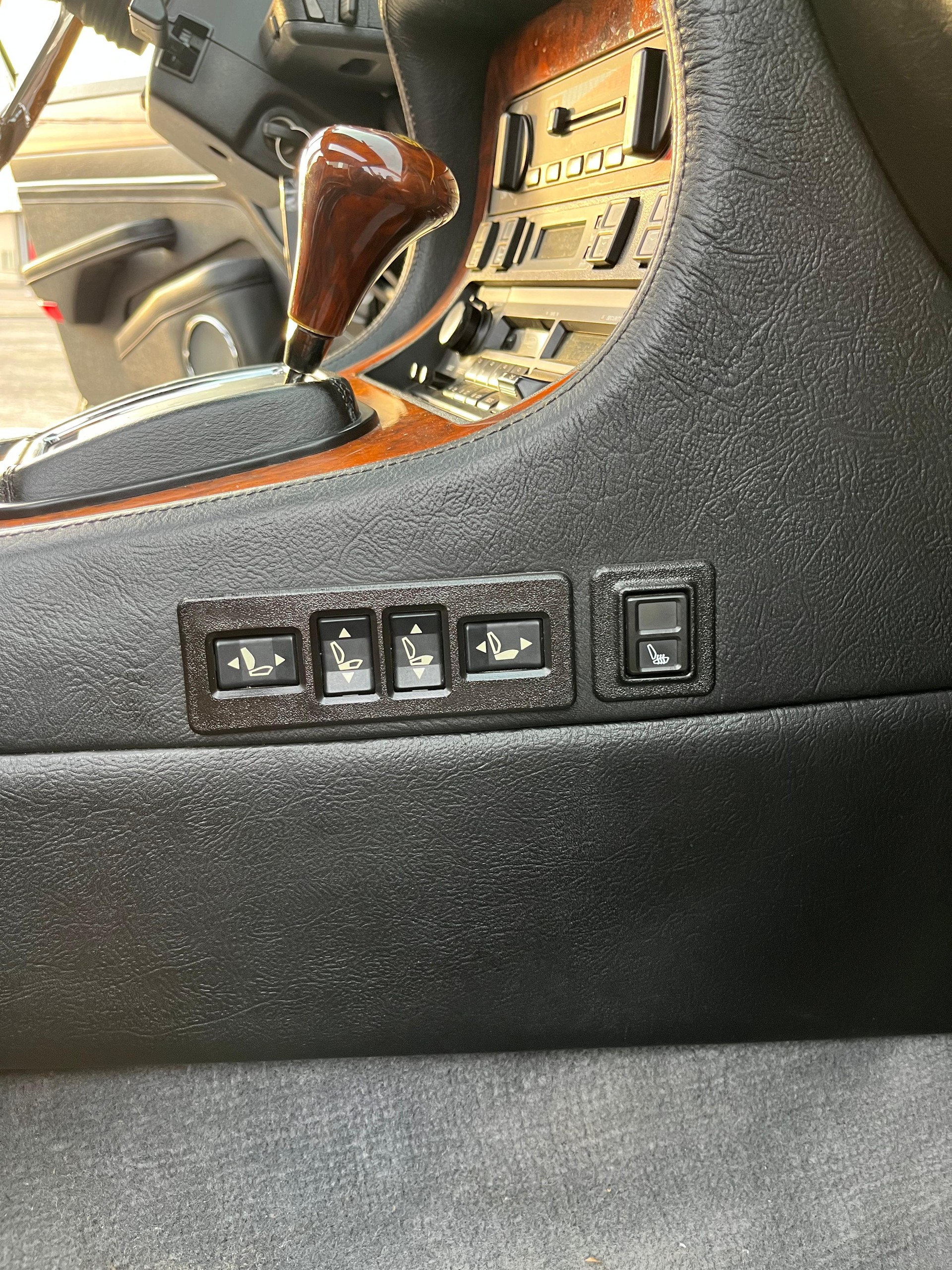 DAIMLER SIX 4.0-image-13