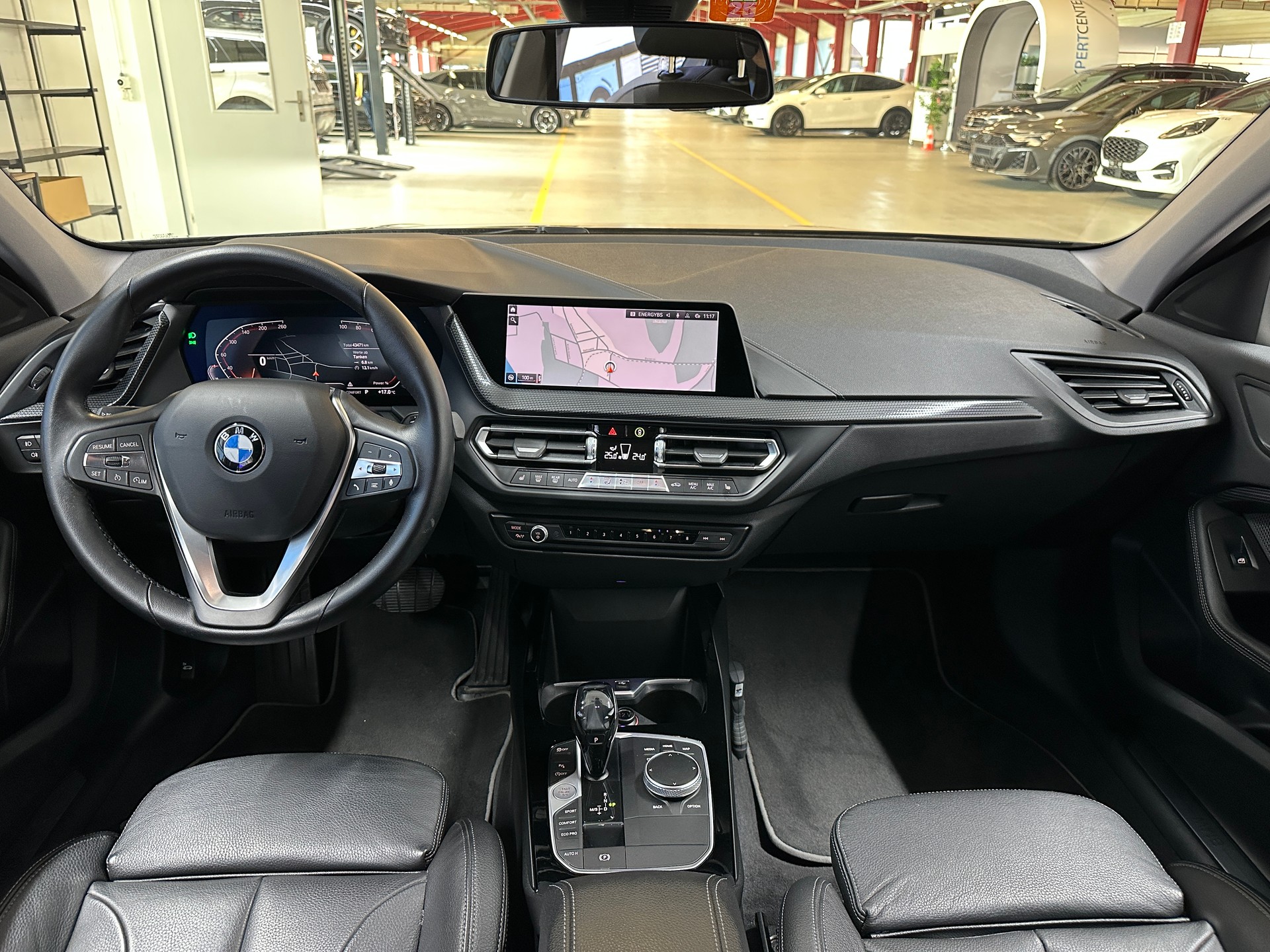 BMW 118i Sport Line Steptronic-image-9