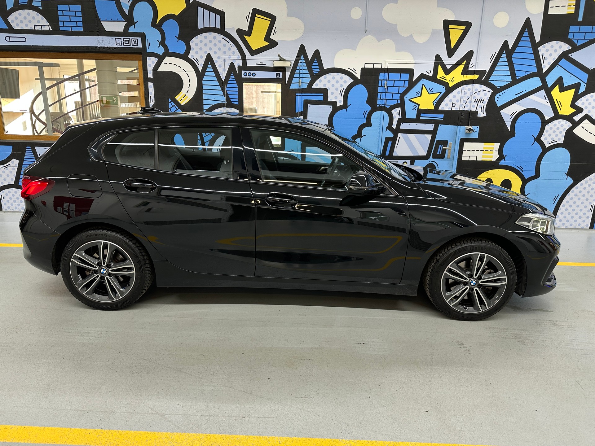 BMW 118i Sport Line Steptronic-image-2