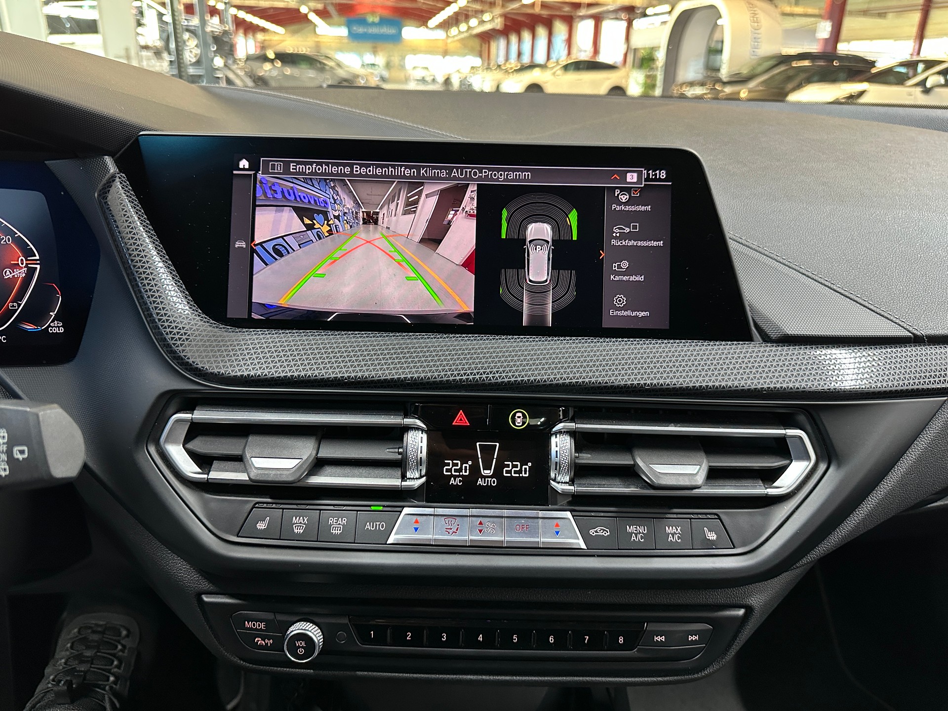 BMW 118i Sport Line Steptronic-image-12