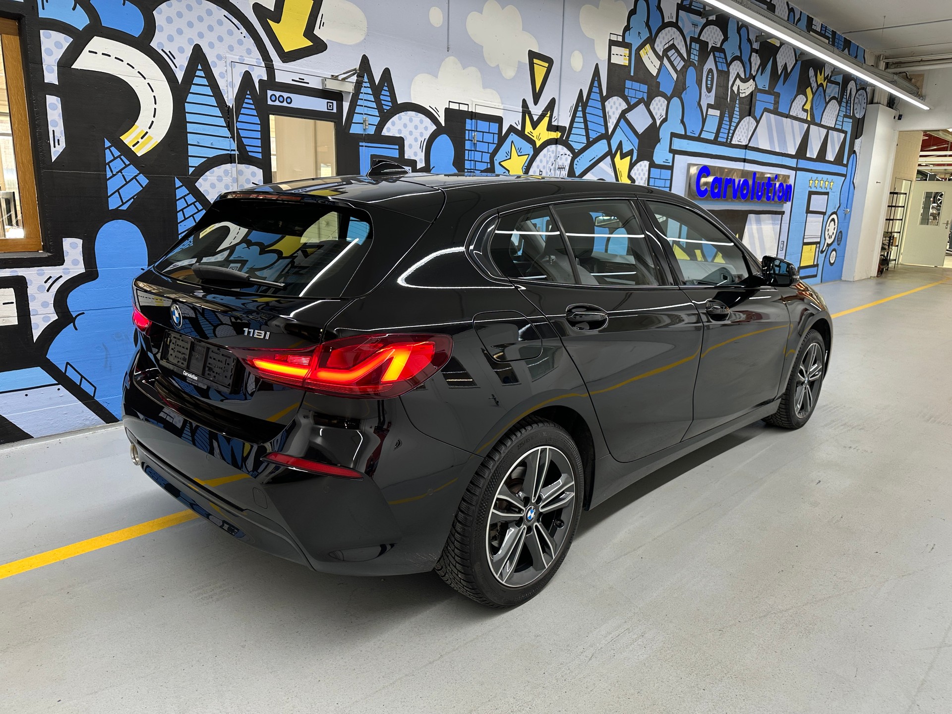 BMW 118i Sport Line Steptronic-image-3