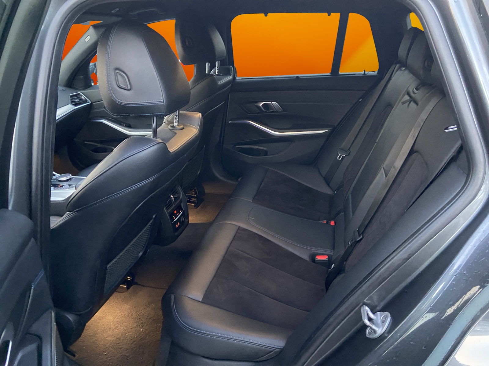 BMW 330i Touring xDrive Steptronic M Sport-image-9
