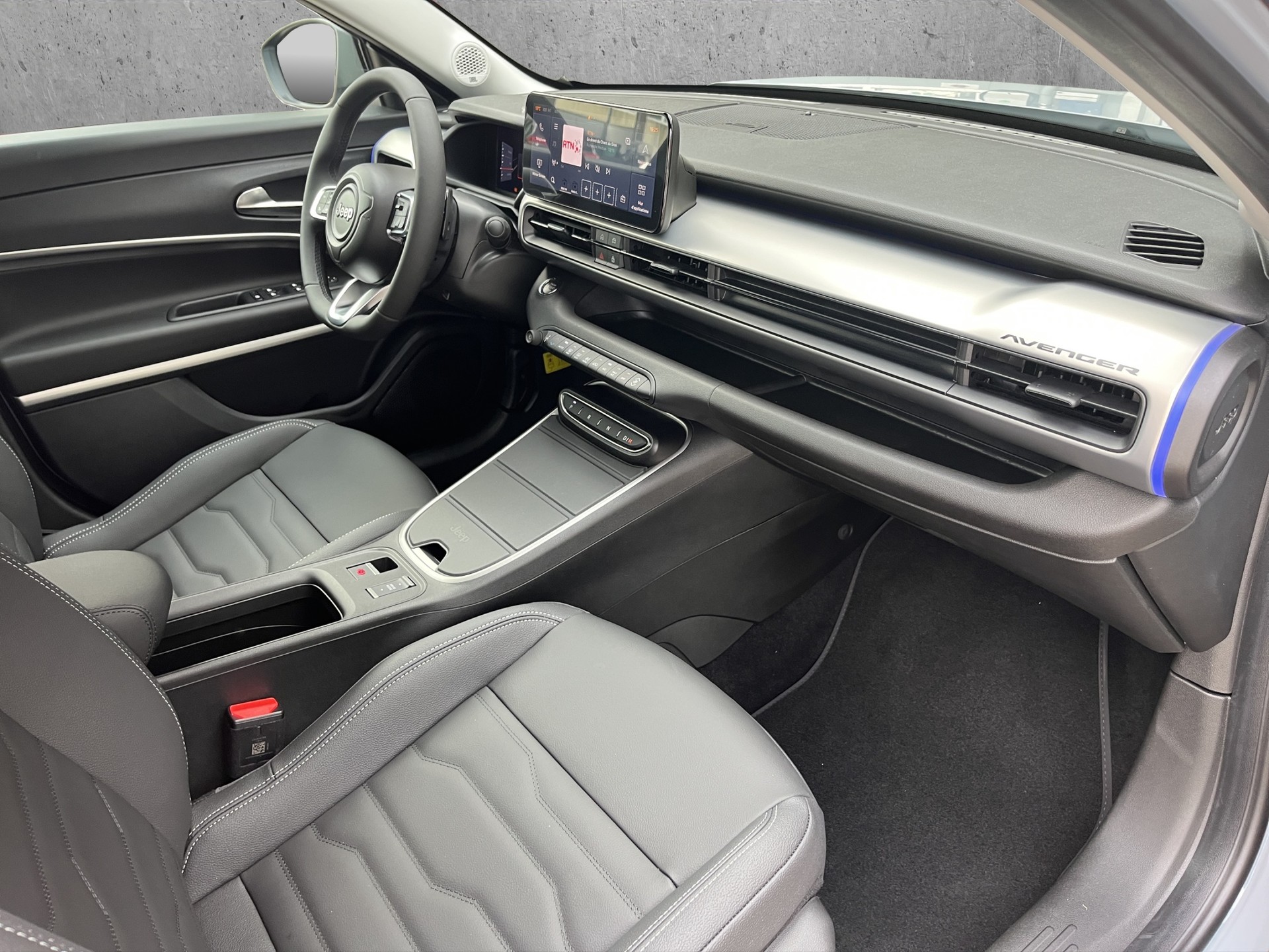 JEEP Avenger 1.2 MHEV Summit-image-11