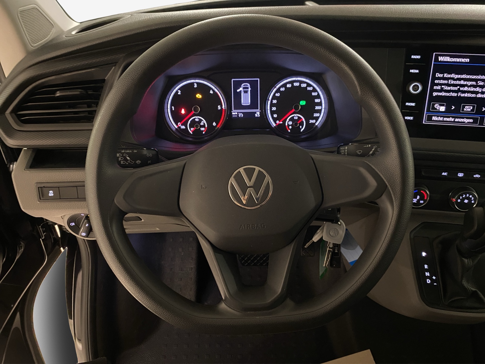 VW T6.1 2.0 TDI 4Motion DSG-image-9