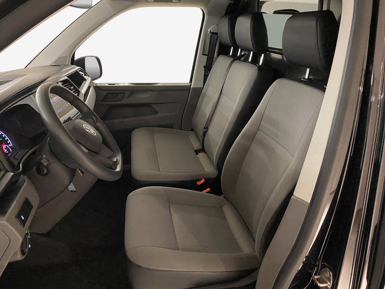 VW T6.1 2.0 TDI 4Motion DSG-image-11