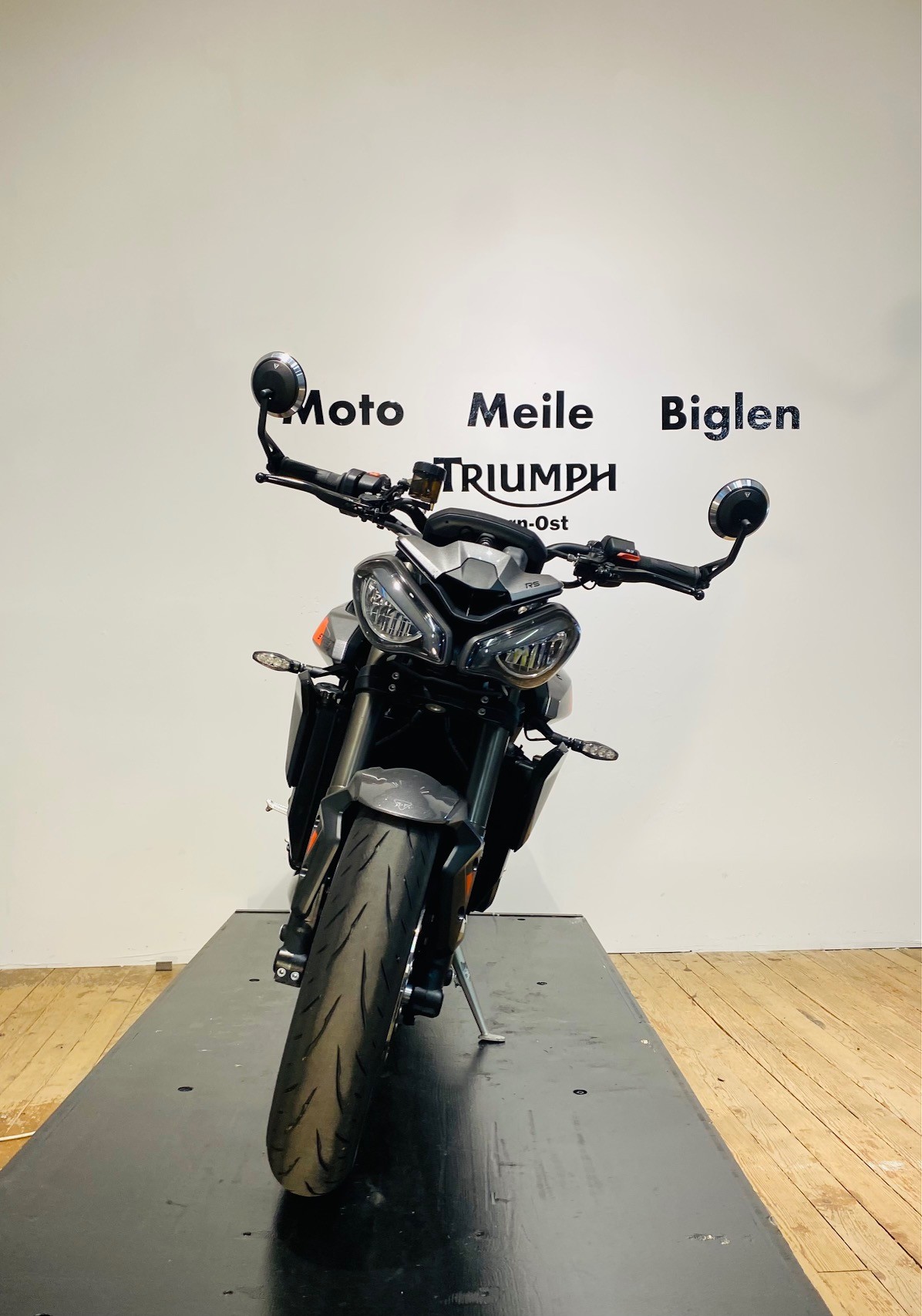 TRIUMPH Street Triple RS 765-showroom-element-3