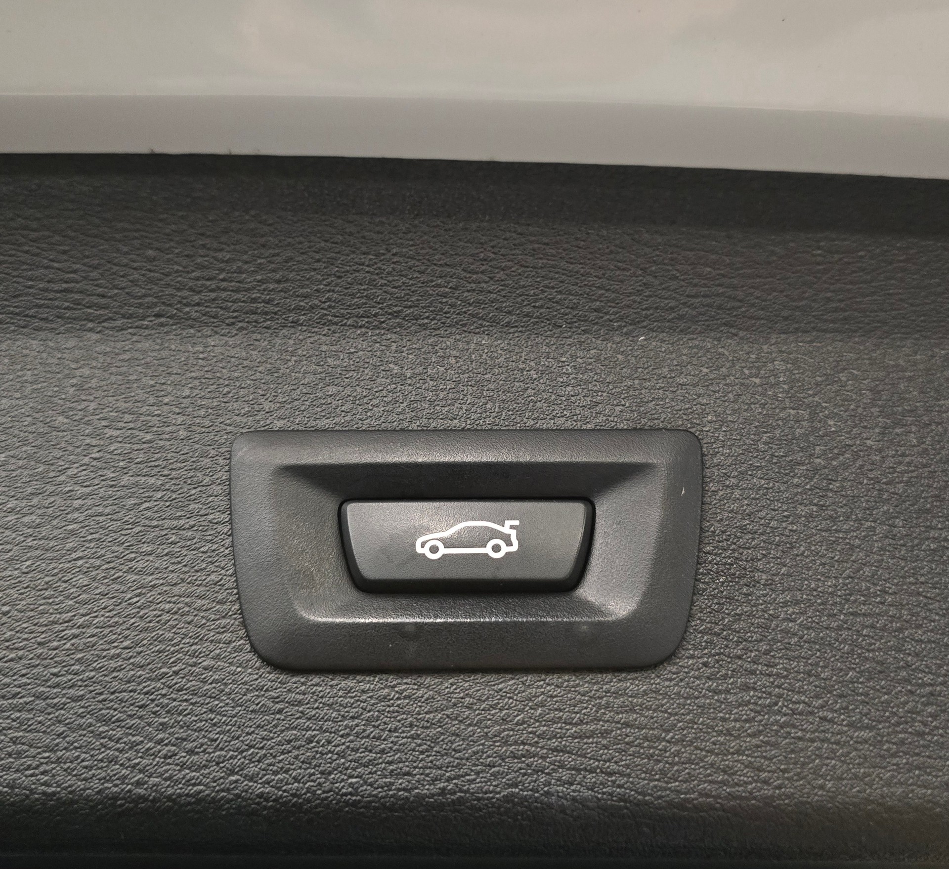 BMW X1 xDrive 18d Steptronic-image-19