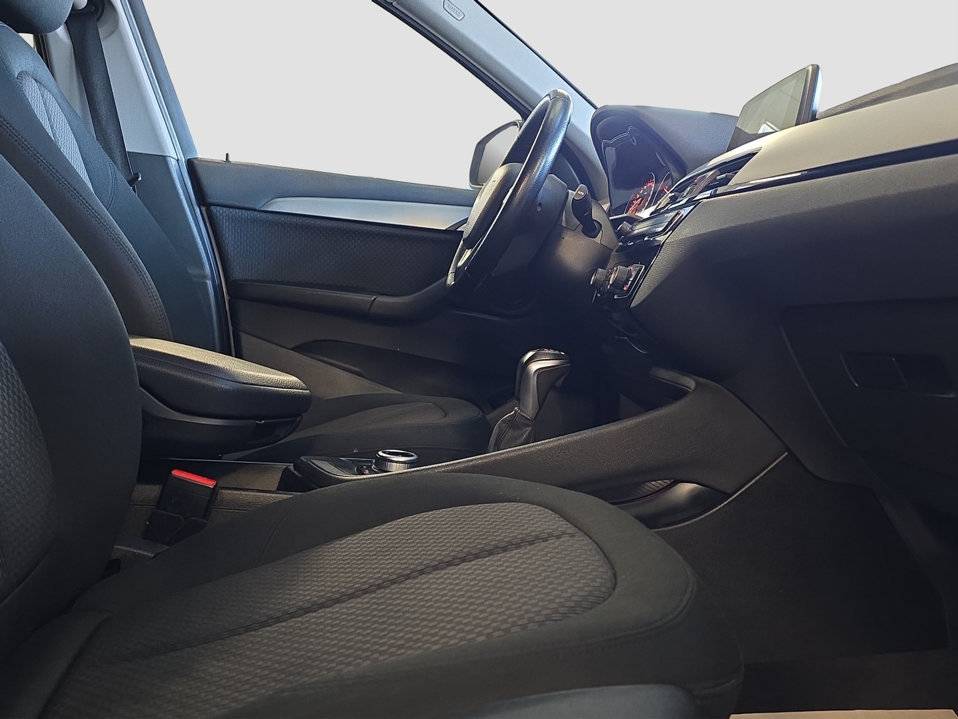 BMW X1 xDrive 18d Steptronic-image-12
